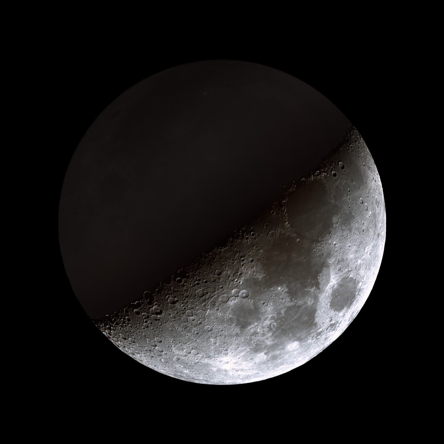Unser Mond am 10. März 2022