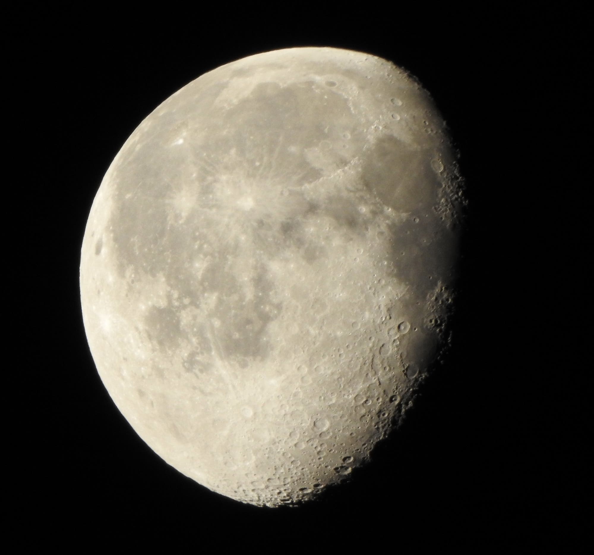 Abnehmender Mond am 13. November 2022