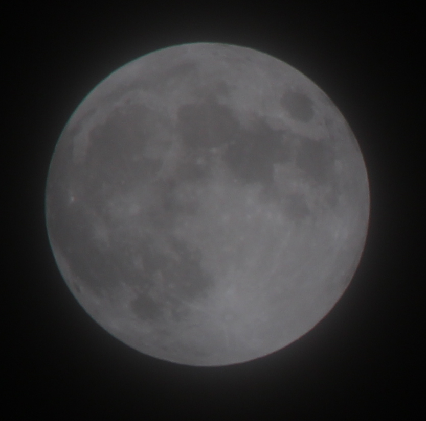 Partielle Mondfinsternis am 28. Oktober 2023 - Frühe Halbschattenphase