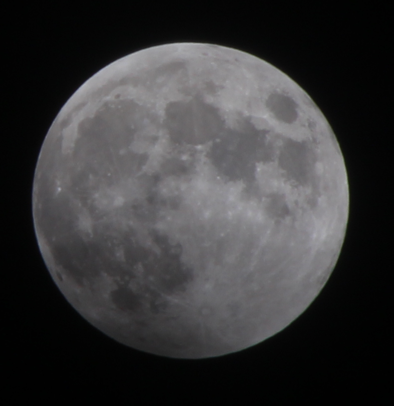 Partielle Mondfinsternis am 28. Oktober 2023 - Fortgeschrittene Halbschattenphase
