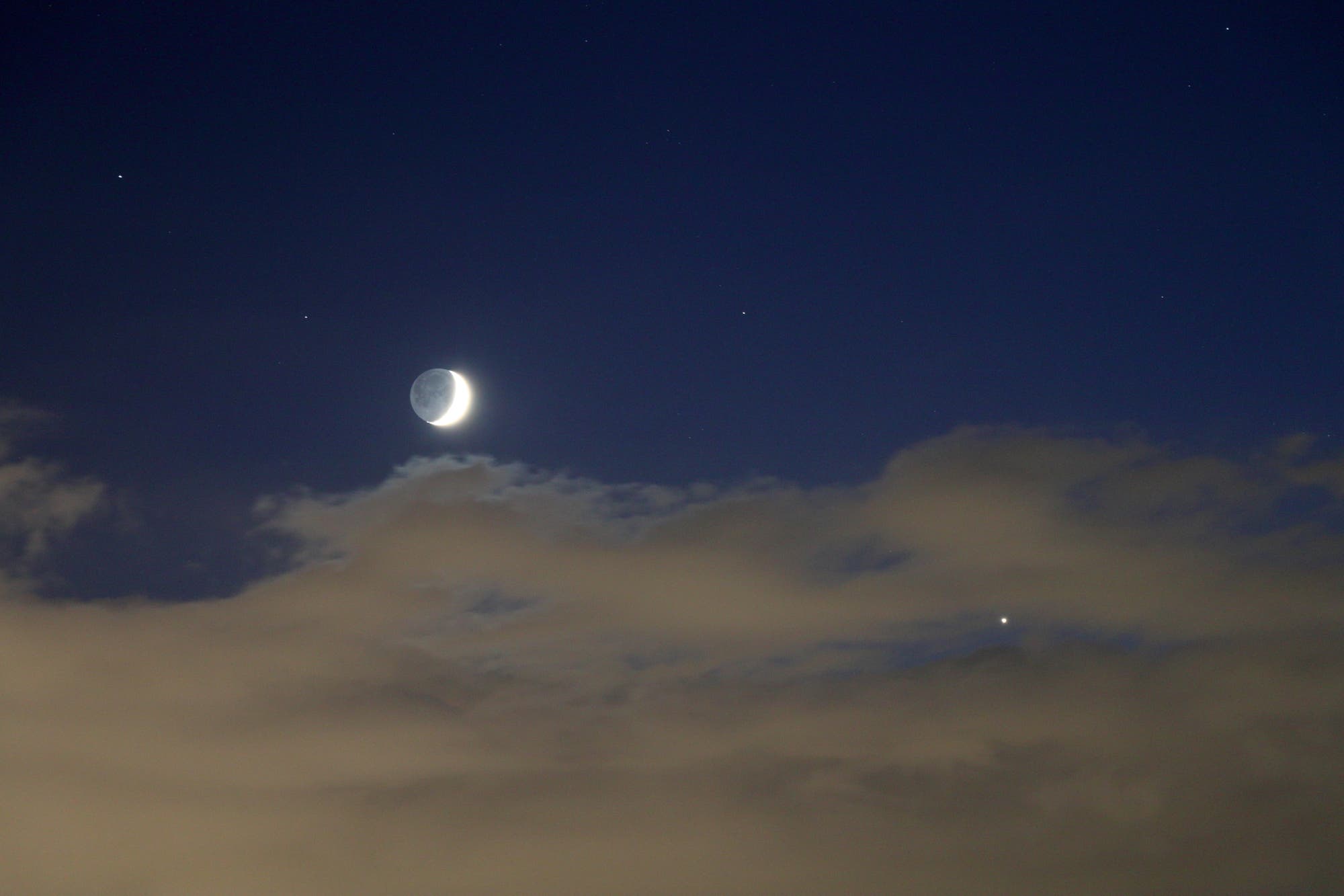 Mond mit Erdschein und Venus
