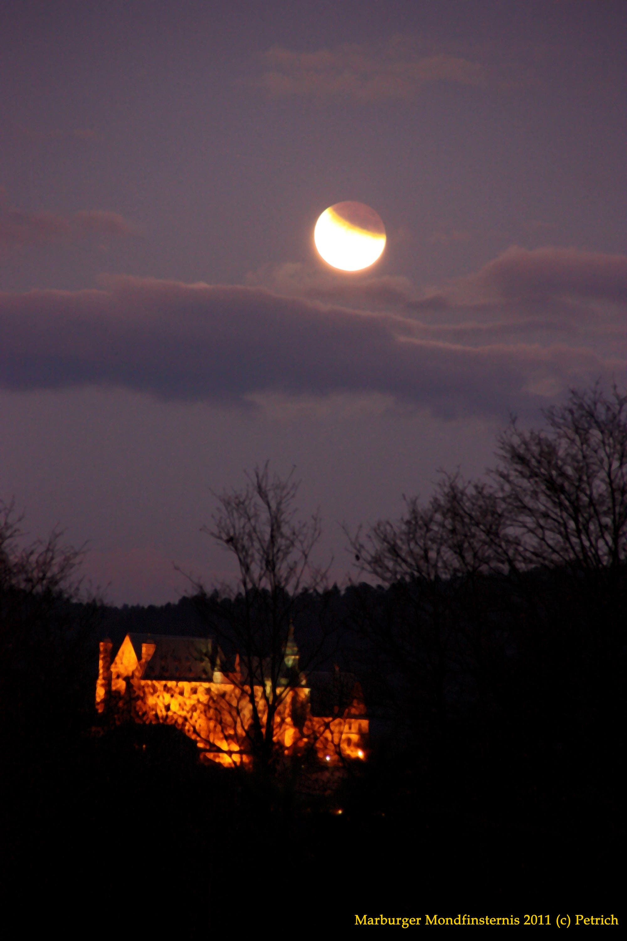 Mondfinsternis über Marburger Schloss