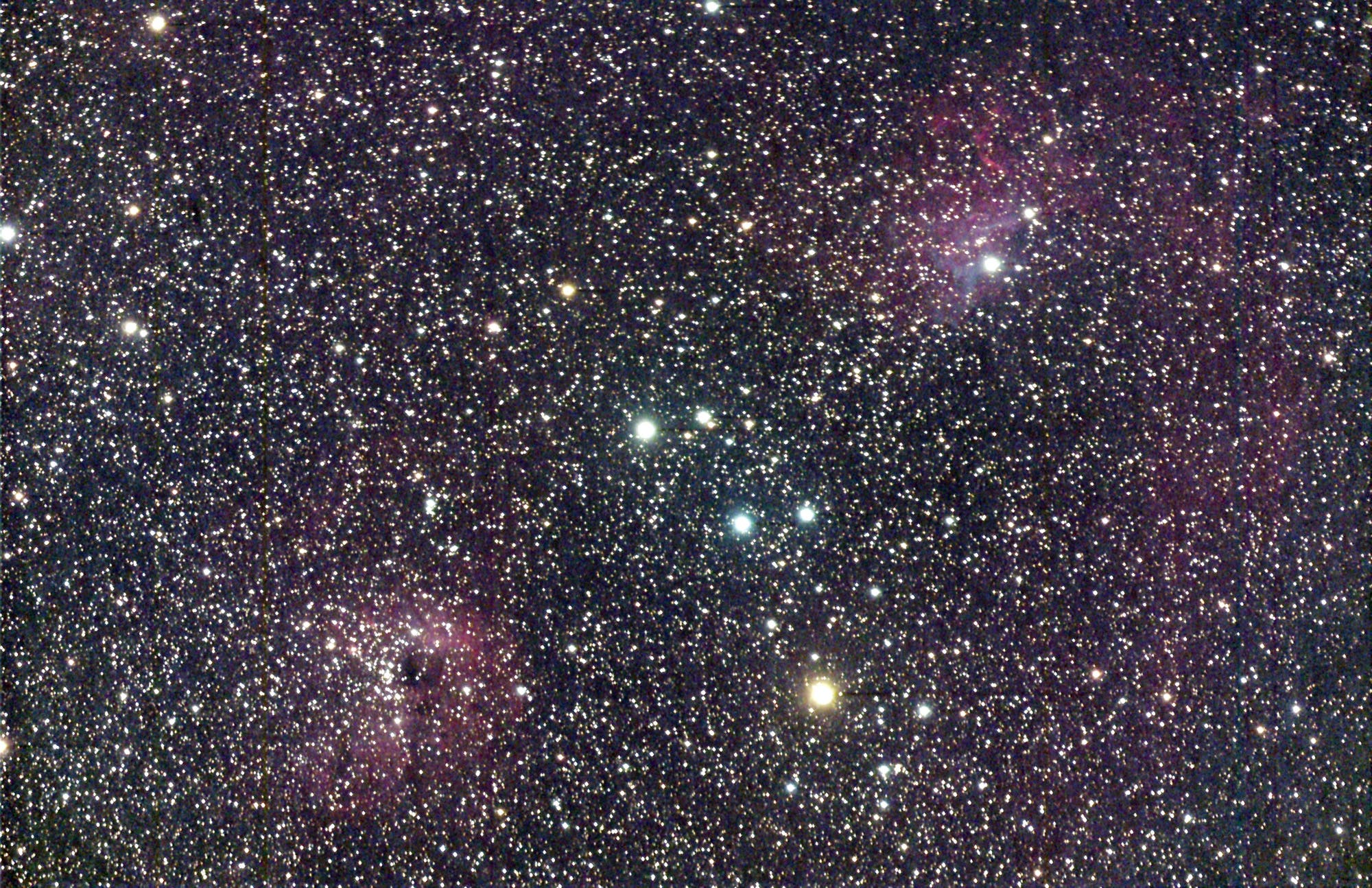 NGC 1893 und IC 405 - eine farbenfrohe Region im Fuhrmann