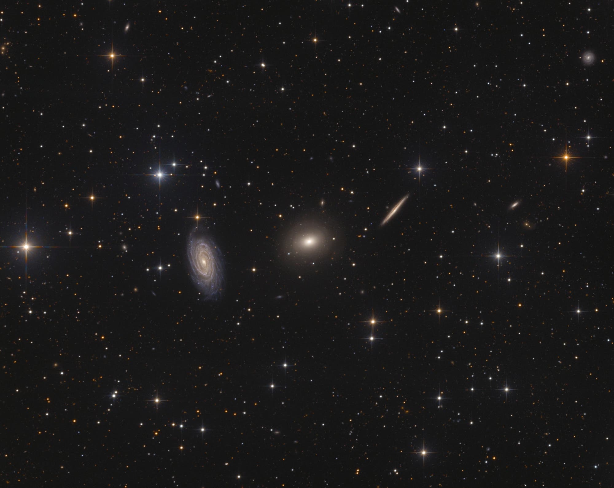 NGC 5985 / 5982 / 5981