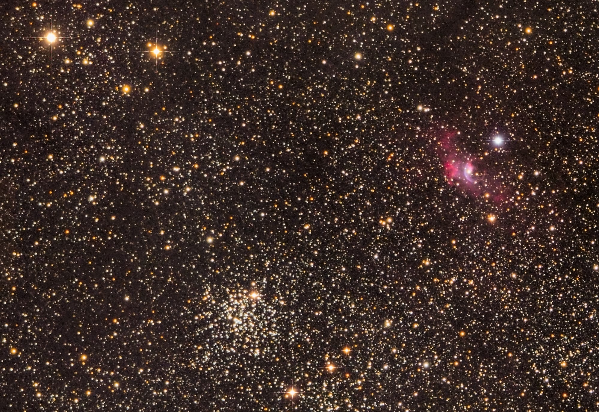 7635 Blasennebel und M 52, offener Sternhaufen