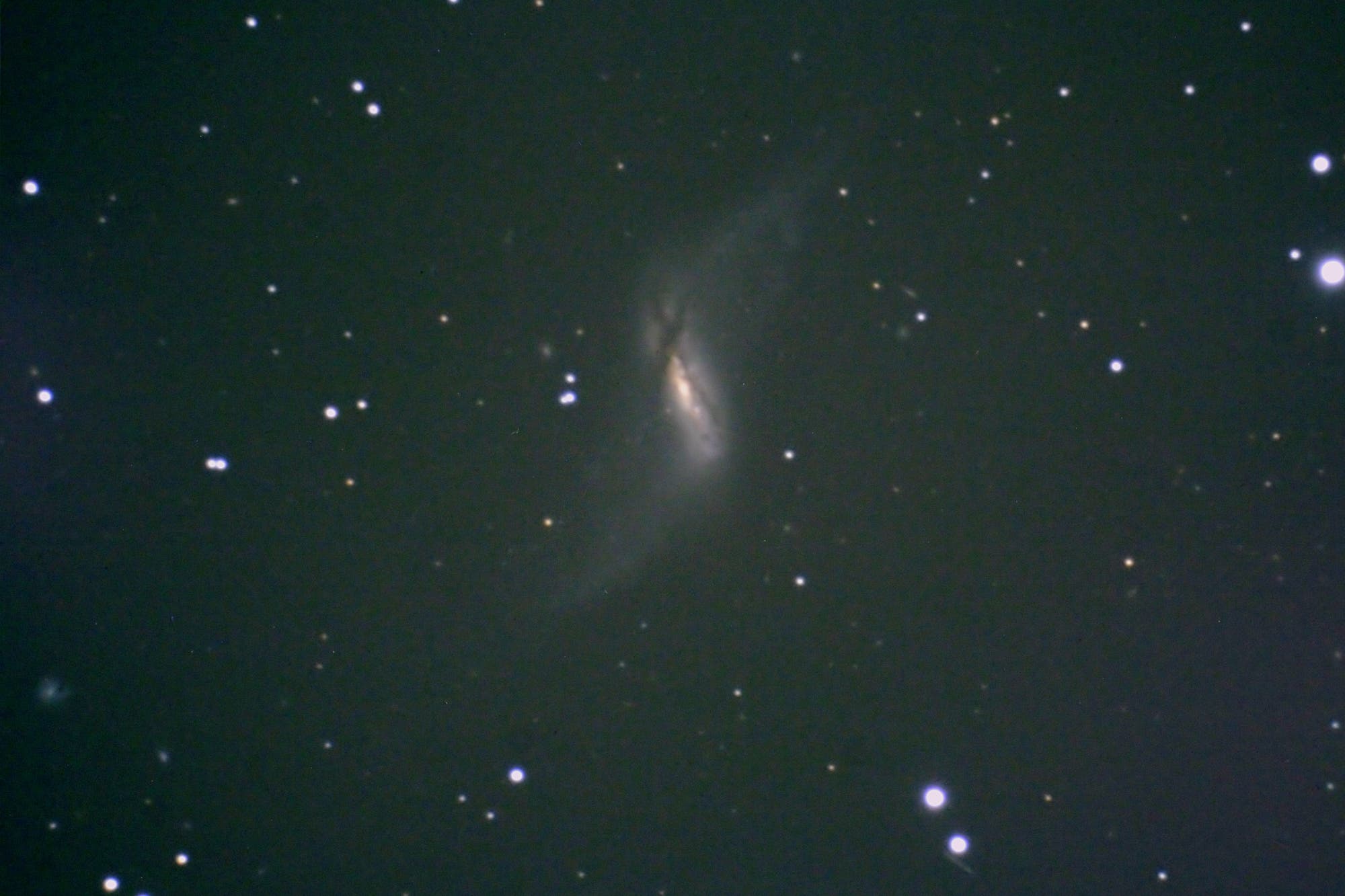 Polarringgalaxie NGC 660