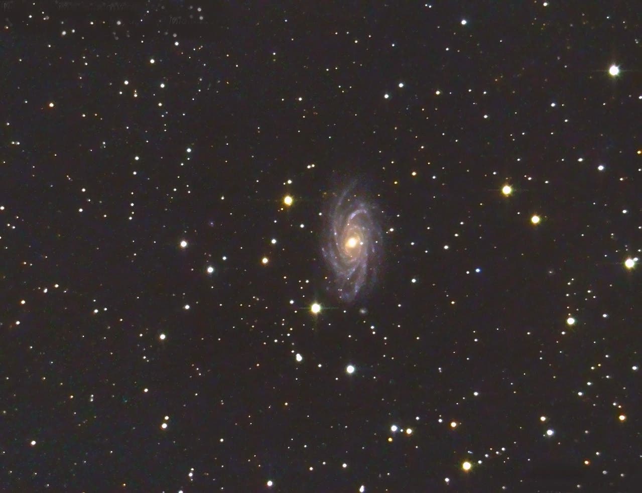NGC 2336 – Seyfert-Galaxie in der Giraffe 