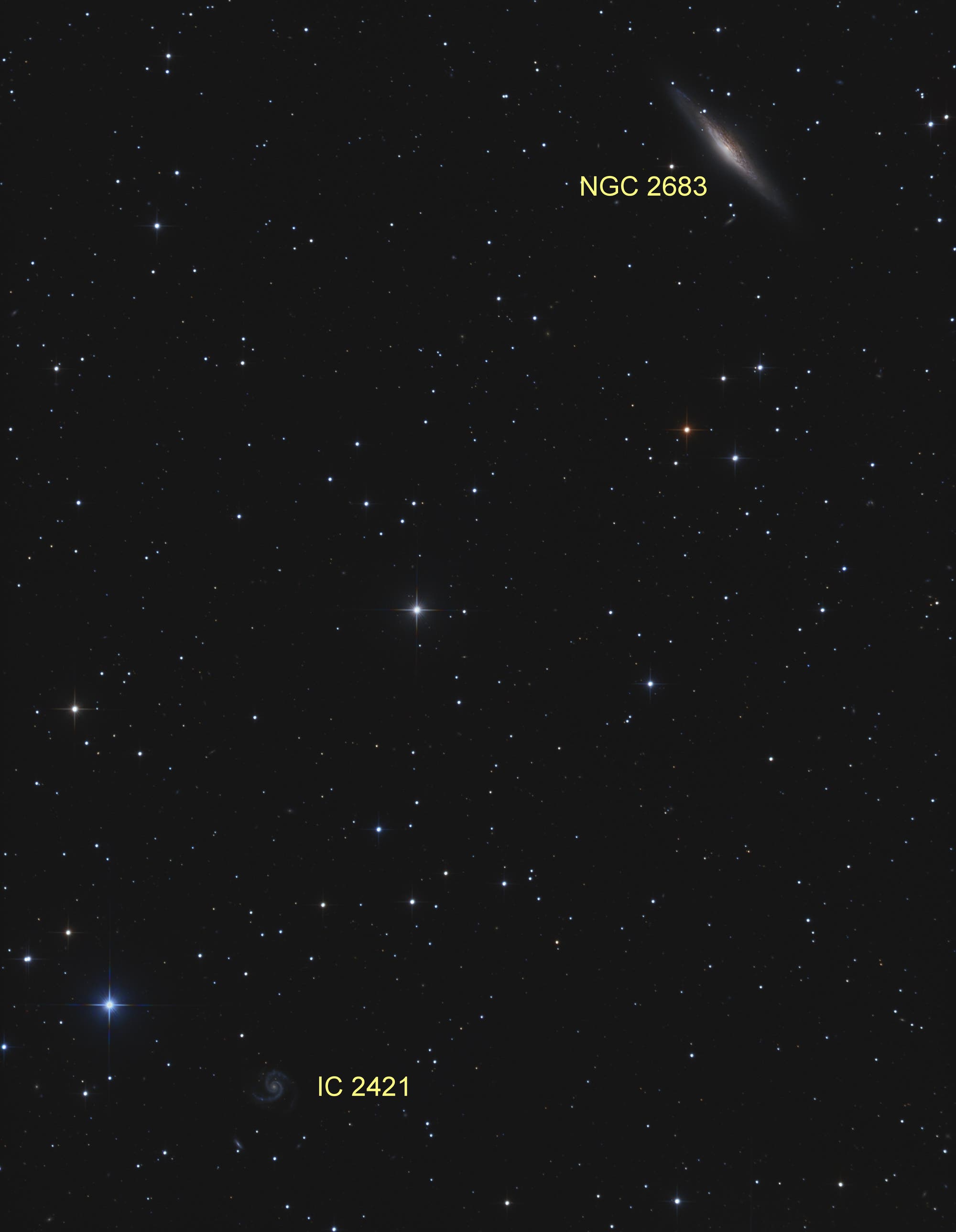 NGC 2683 und IC 2421 mit 10-Zoll-Newton