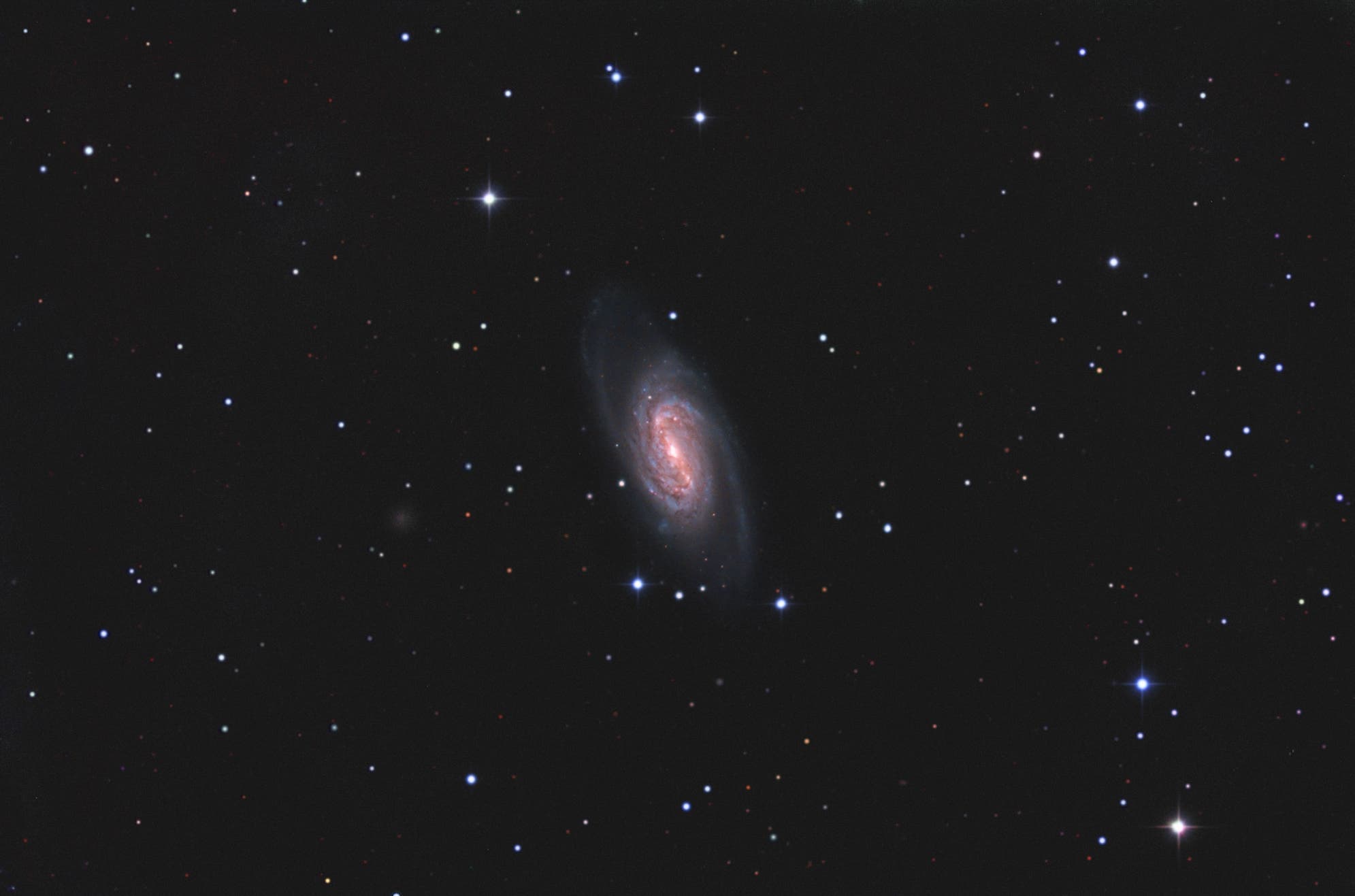 NGC 2903, Balken-Spiralgalaxie im Sternbild Löwe