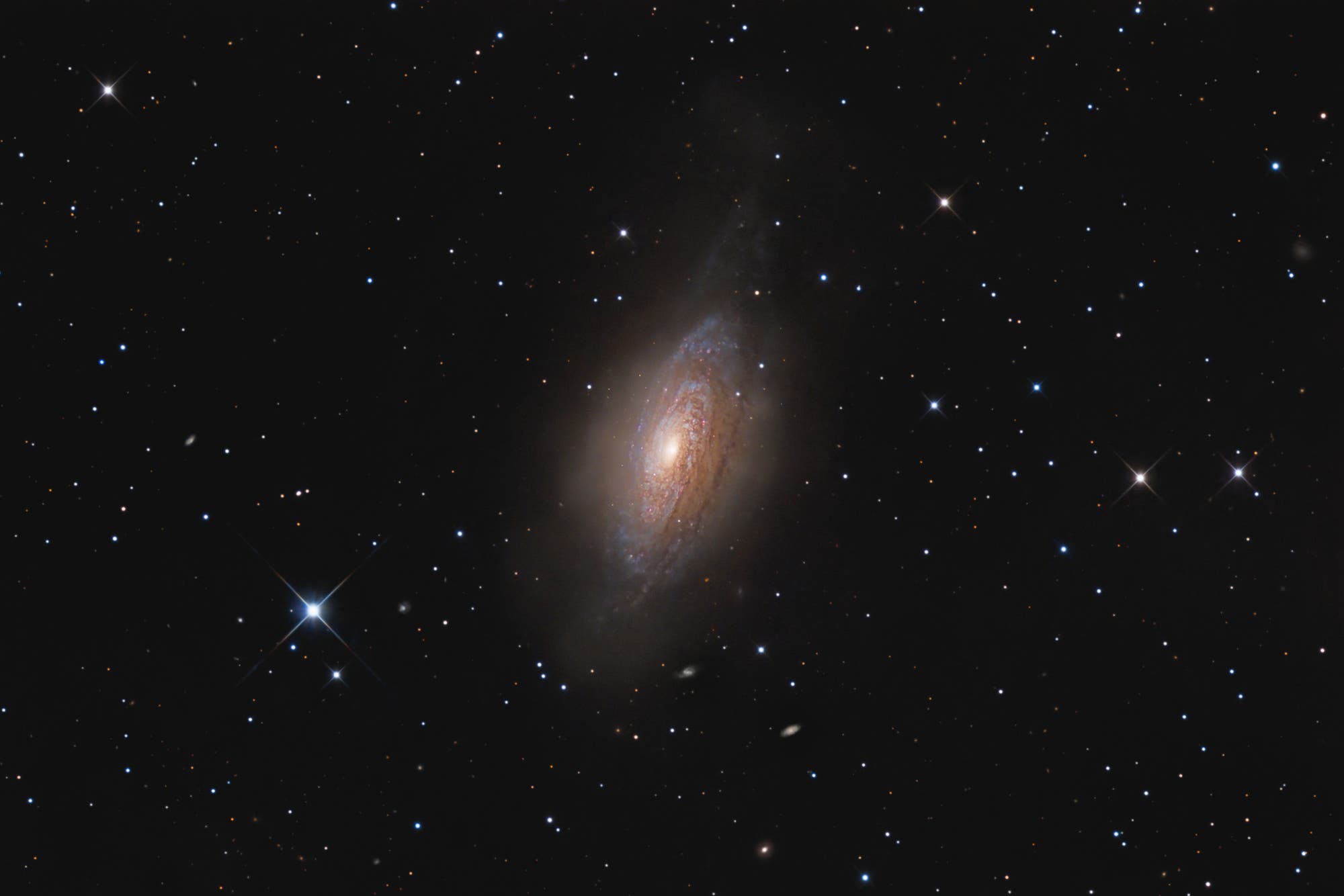 NGC 3521, die Blasengalaxie mit dem NCT300