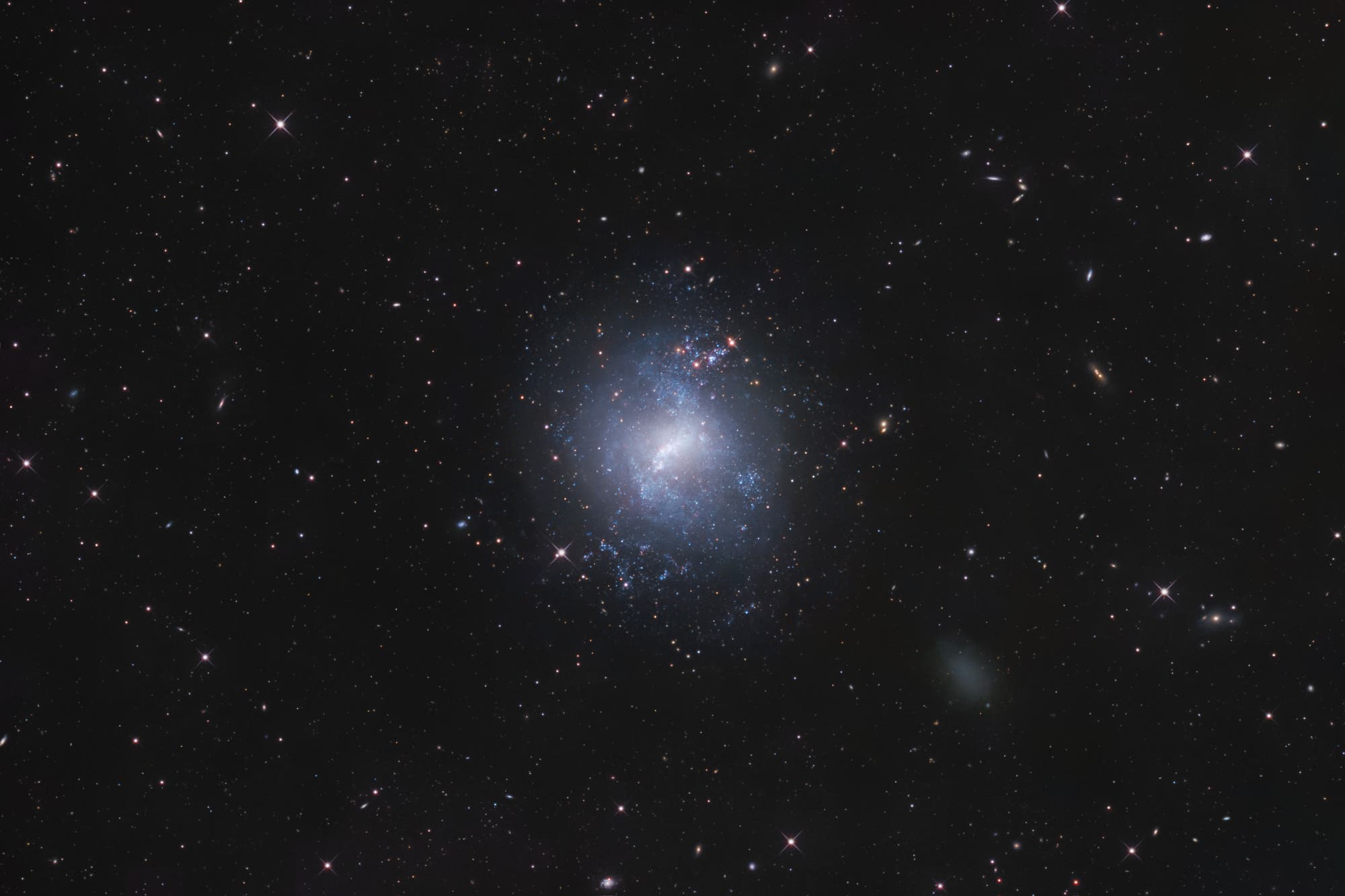 Die irreguläre Galaxie NGC 4214/4228