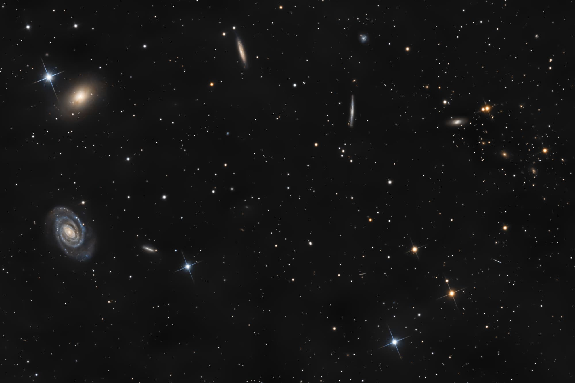 Galaktisches Porträt im Sternbild Jungfrau