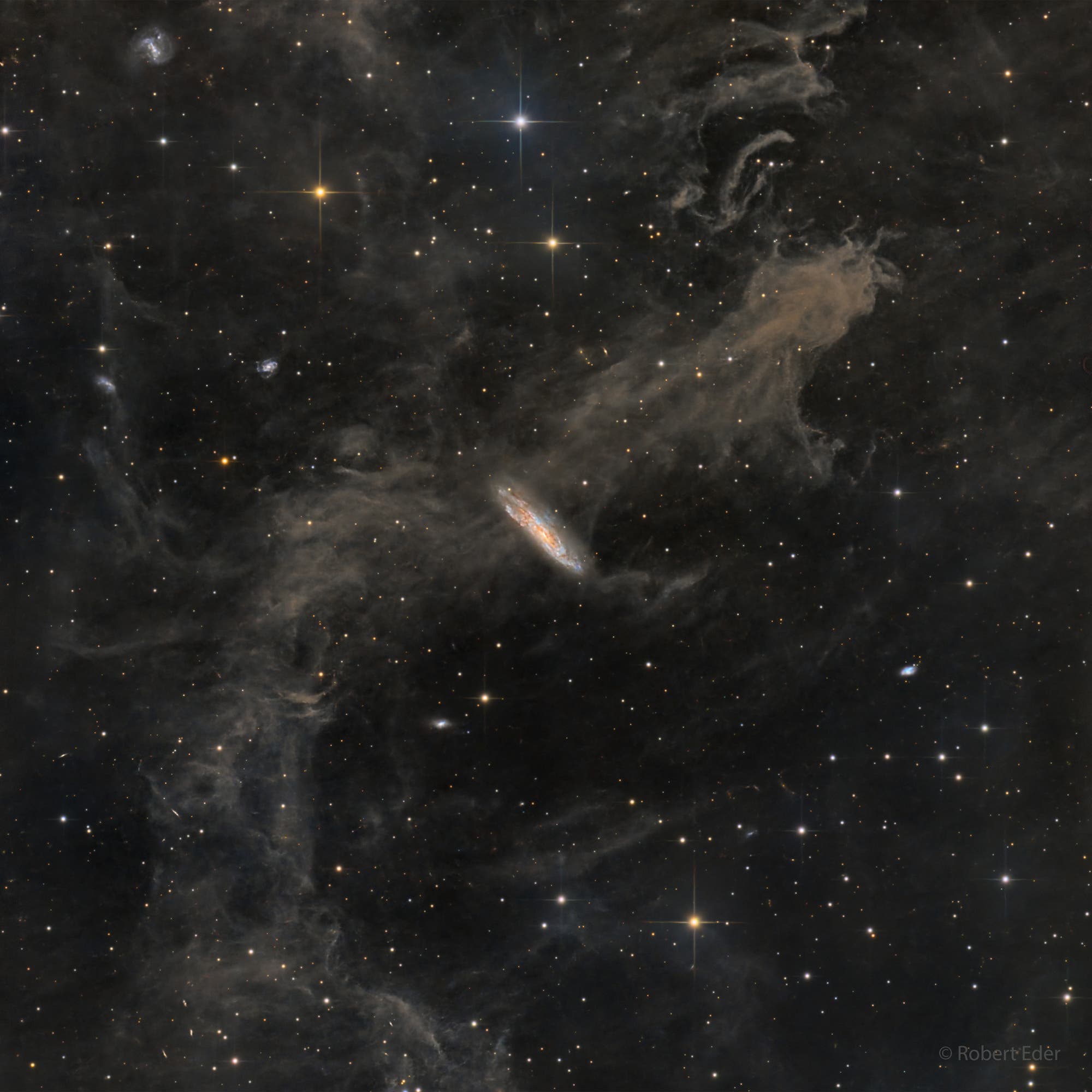 NGC 7497 - Die Galaxie im Staub
