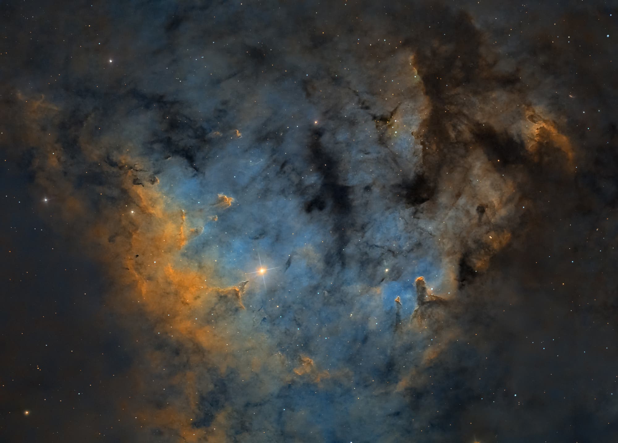 NGC 7822 in der Hubble-Palette SHO