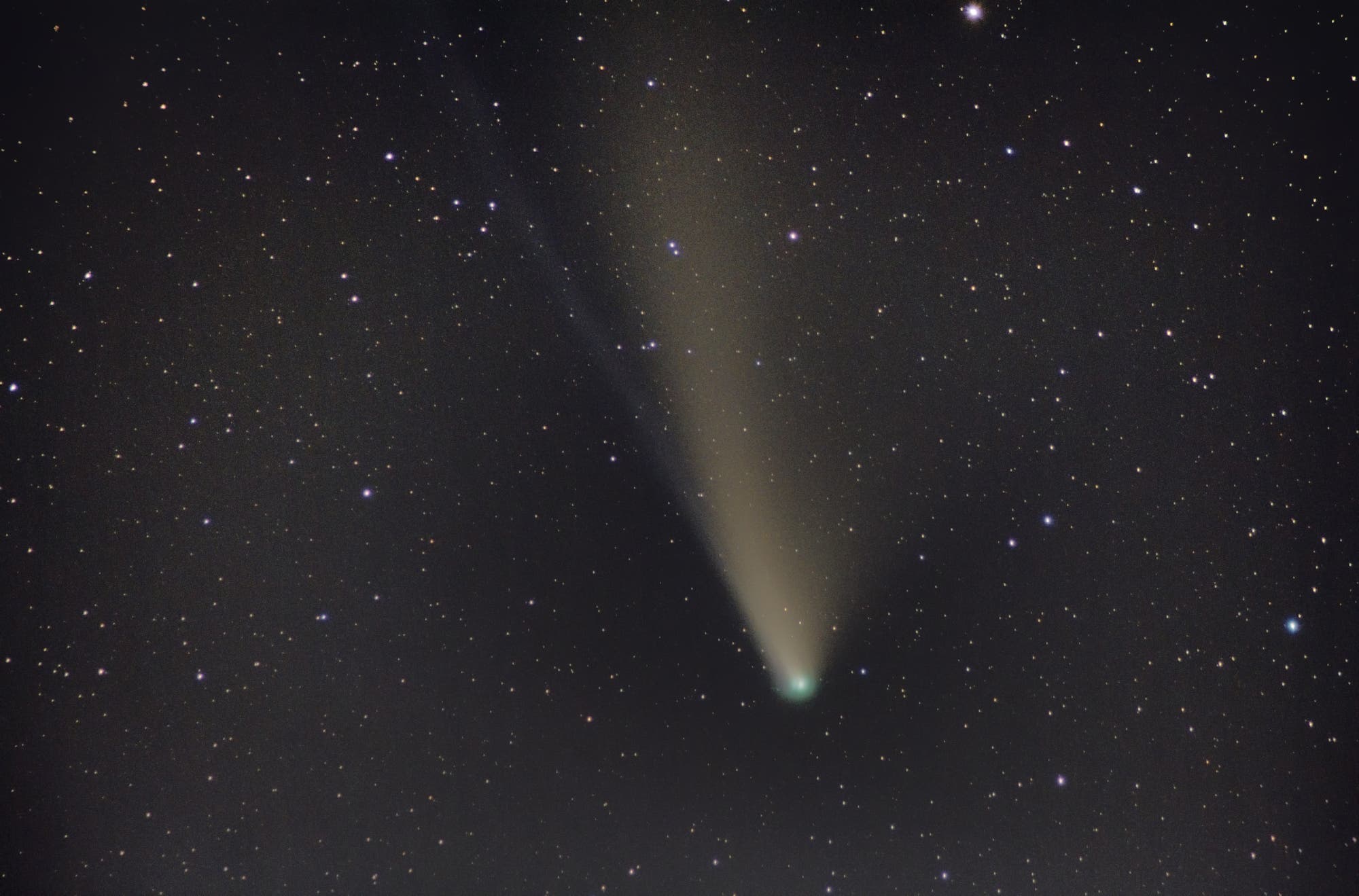 Komet C/2020 F3 (Neowise) vom 25. Juli 2020 als Komposit zweier Belichtungsreihen
