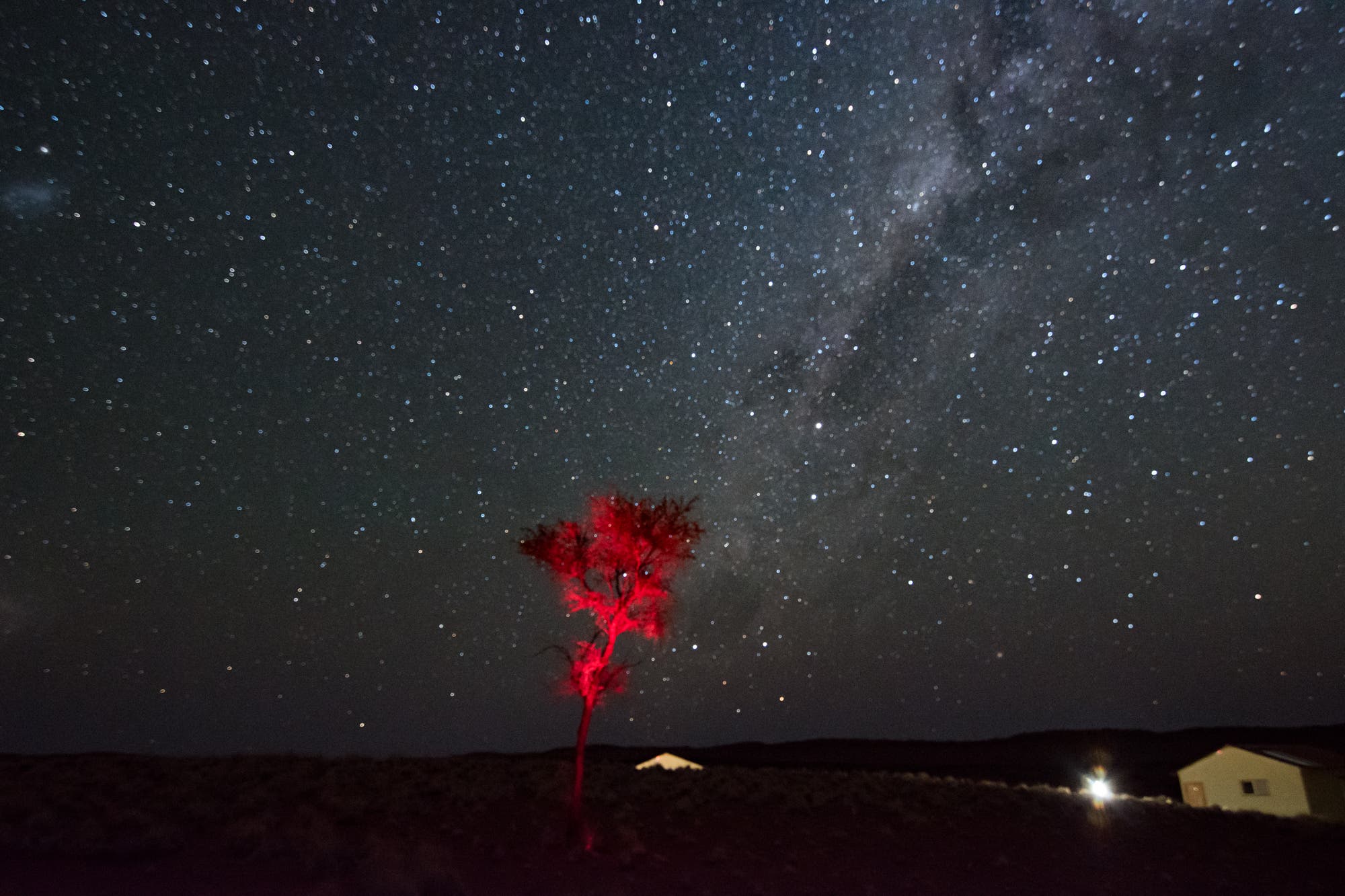 Milchstraße über dem Namib Dune Star Camp