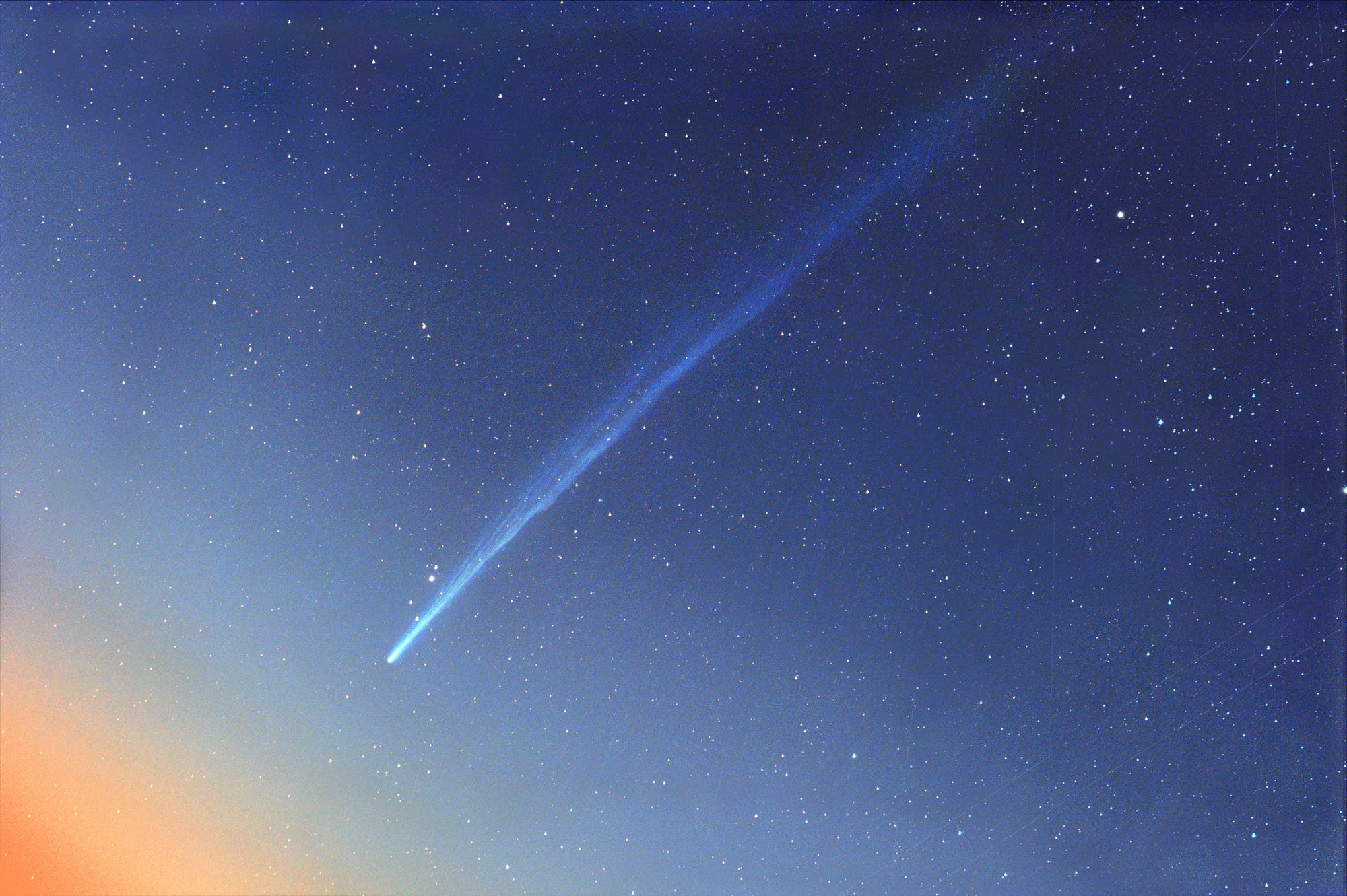 Komet verlässt Nachthimmel