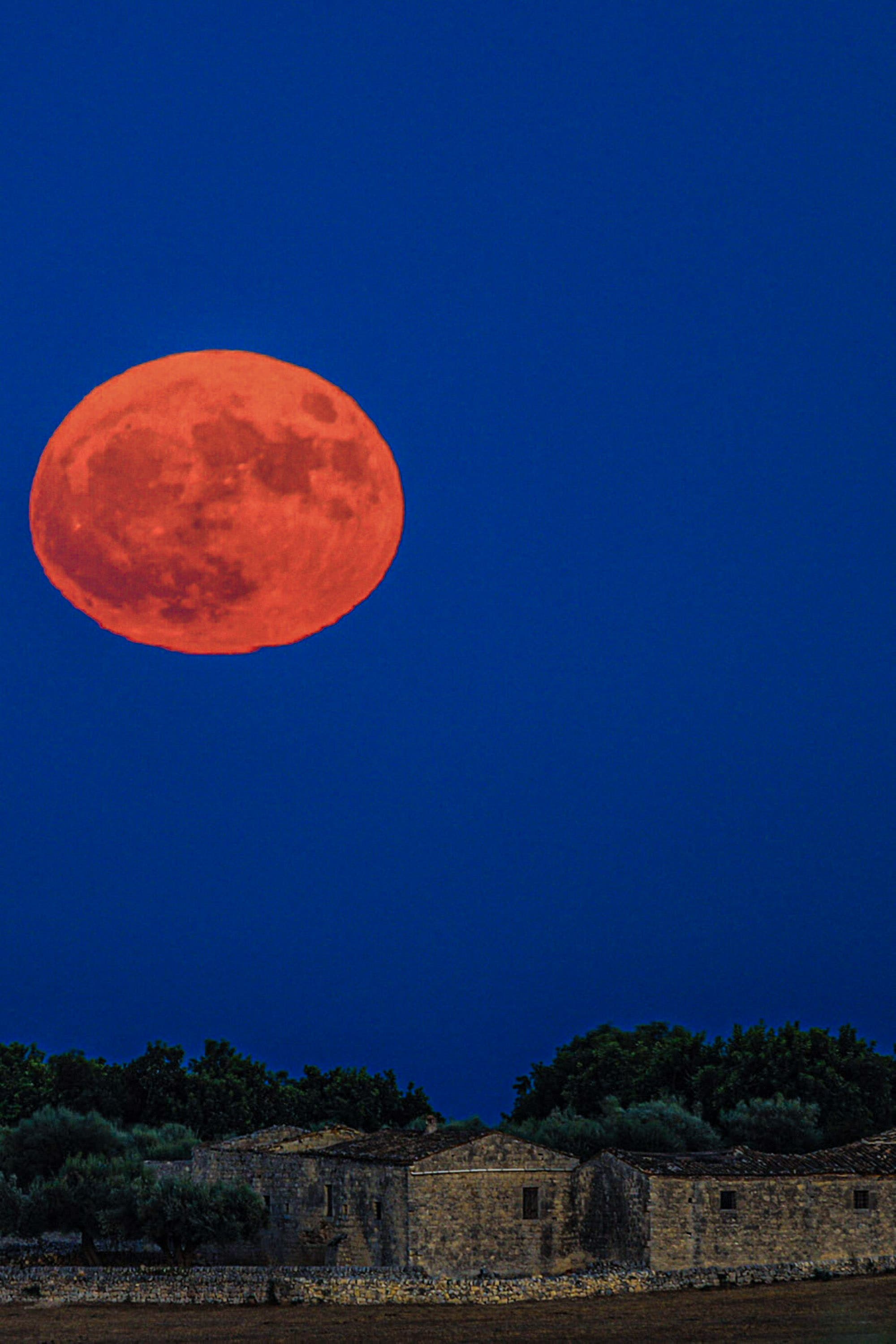 Red Moon-100% over the Ragusa countryside Sicily