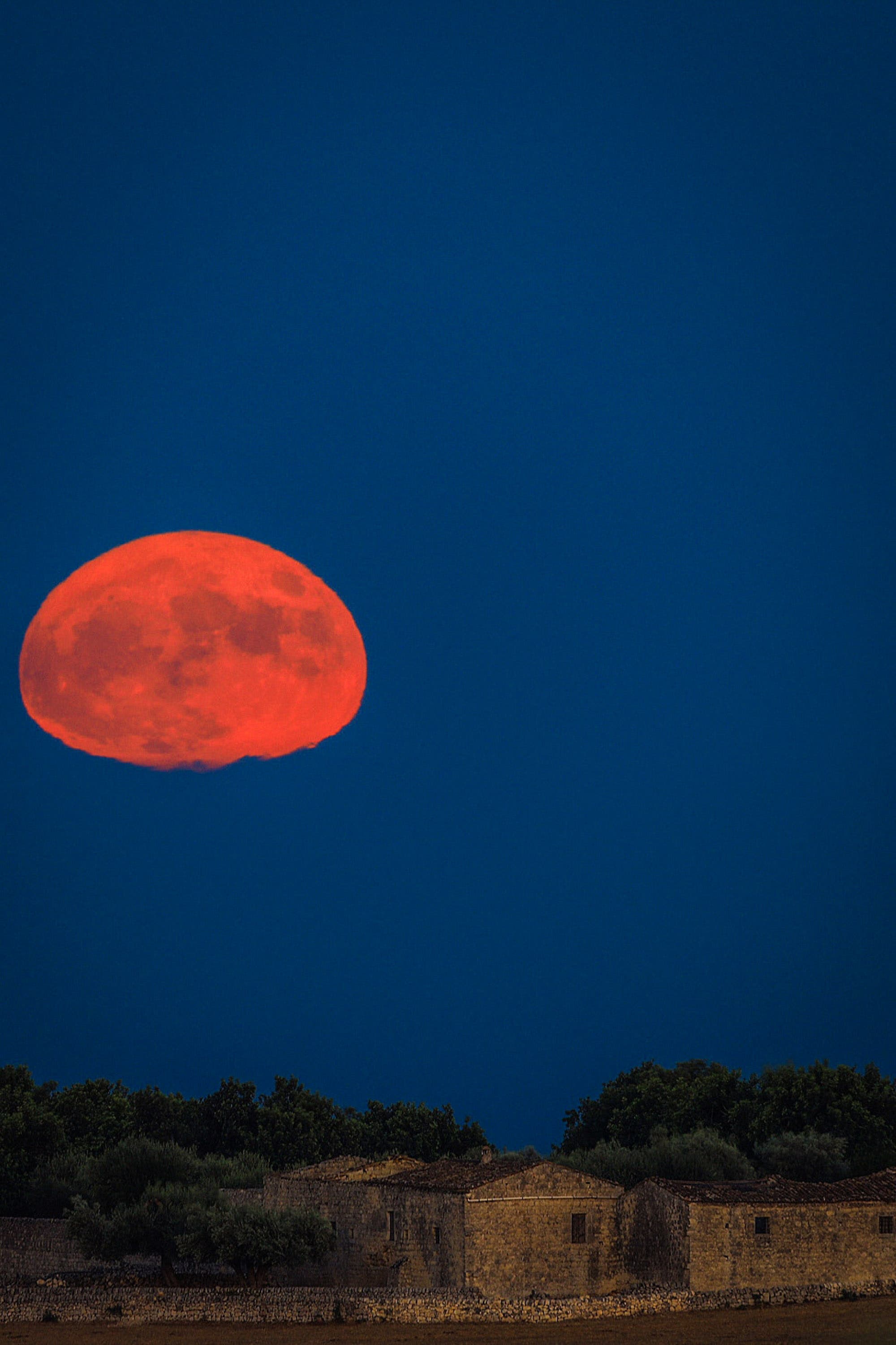Second shot - red Moon over the Ragusa countryside 