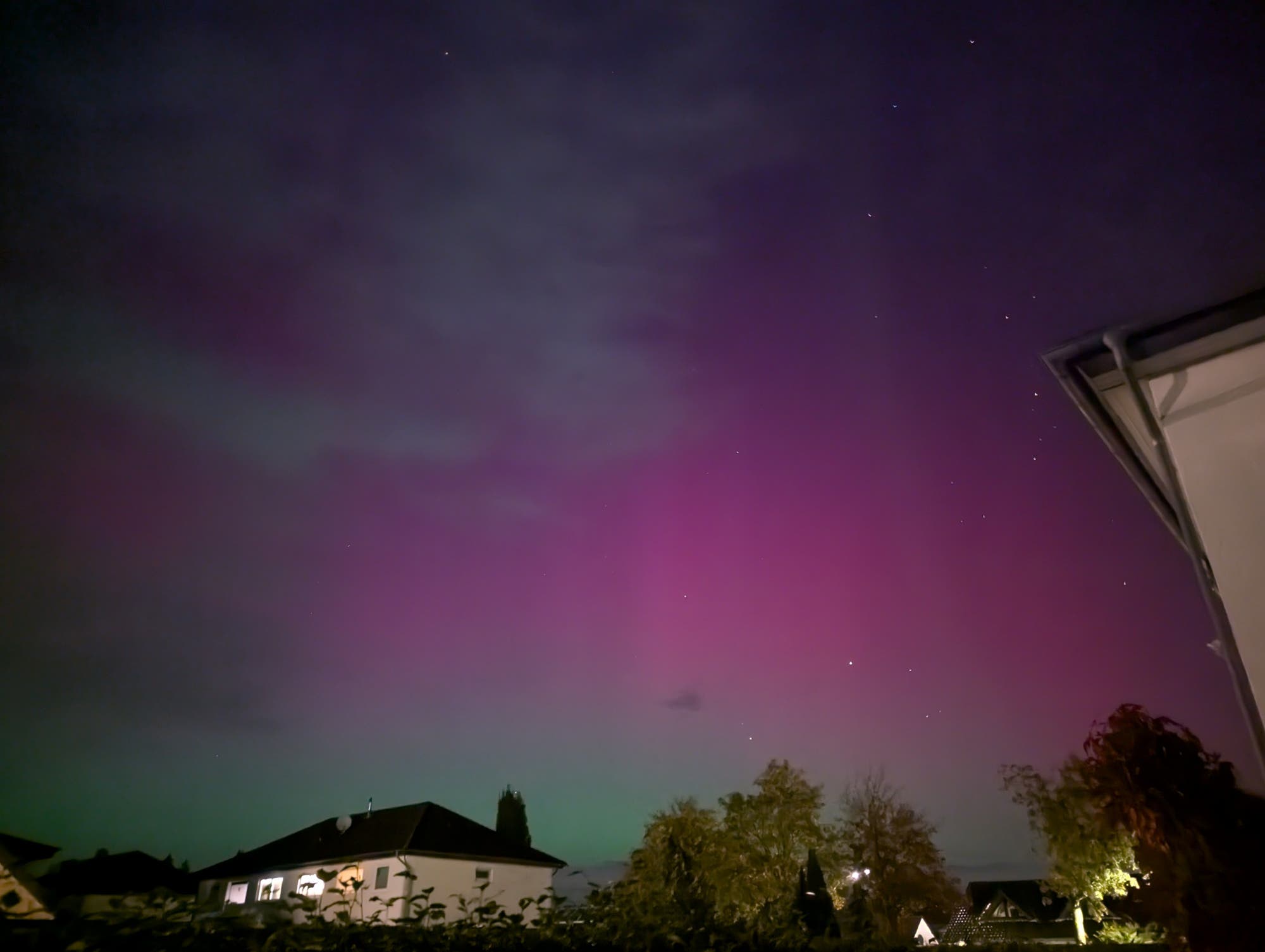 Wunderschöne Polarlichter über Harsewinkel, NRW