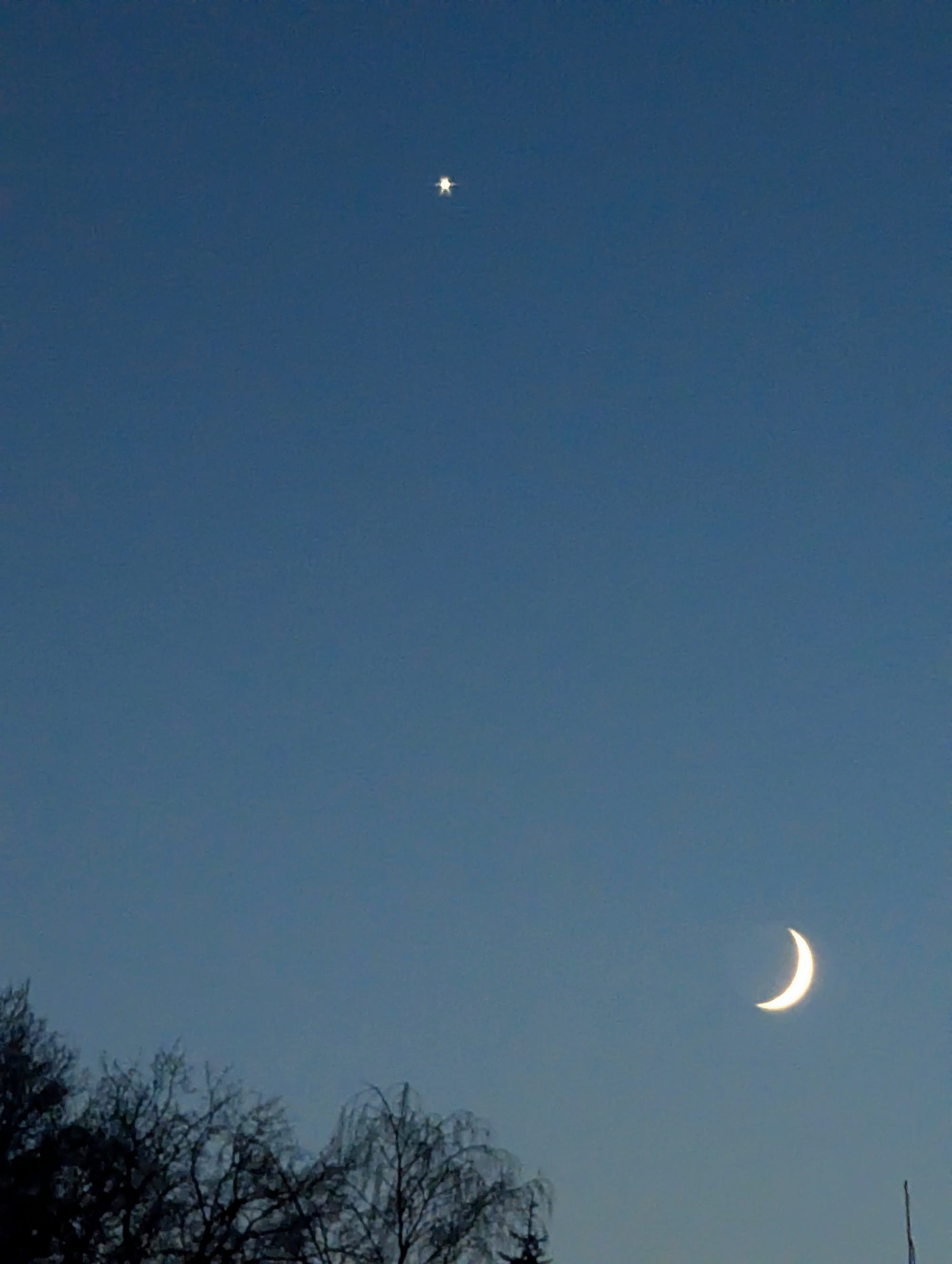 Mond und Venus 