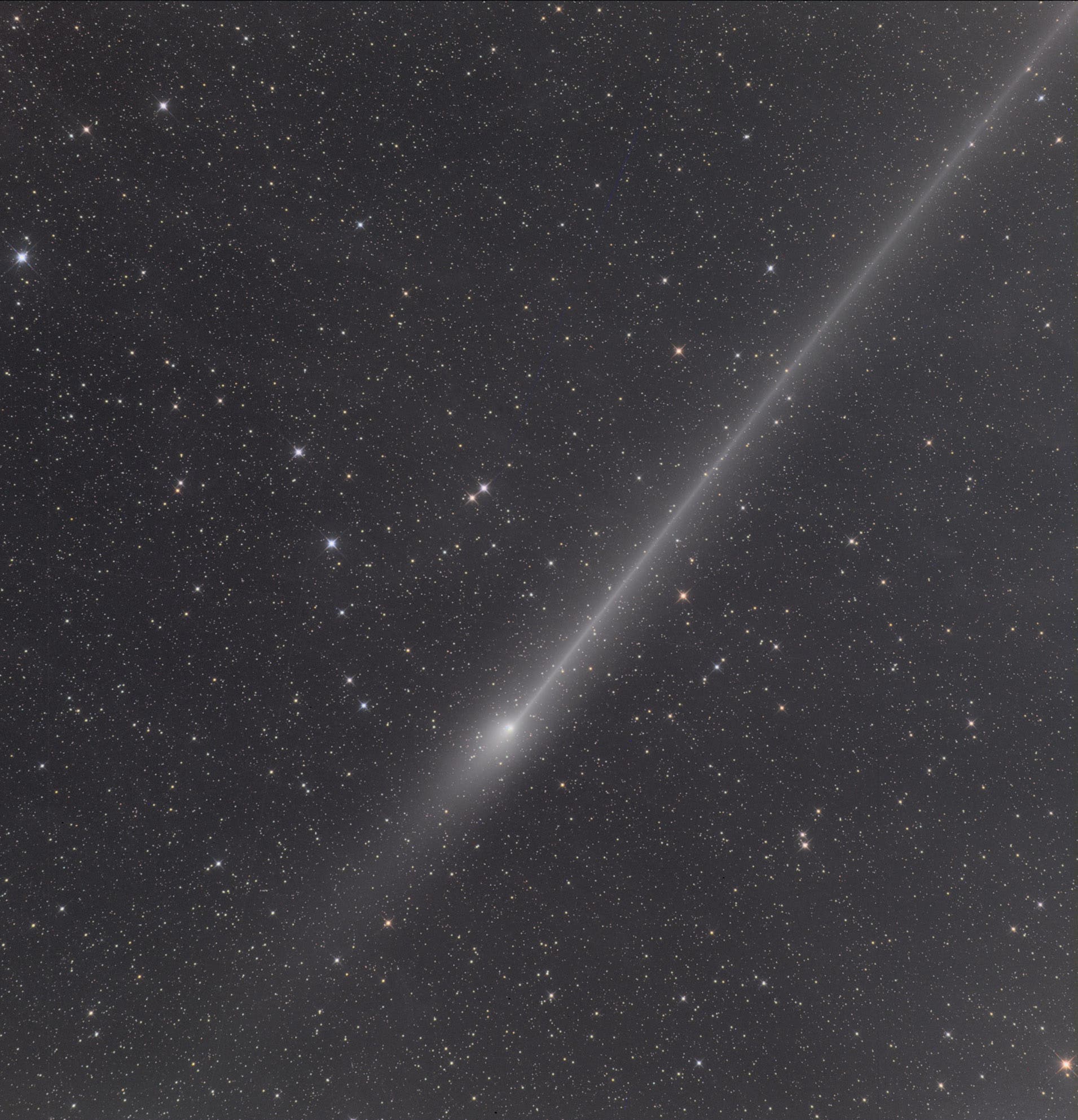 Komet C/2011 L4 (PANSTARRS) und galaktischer Zirrus