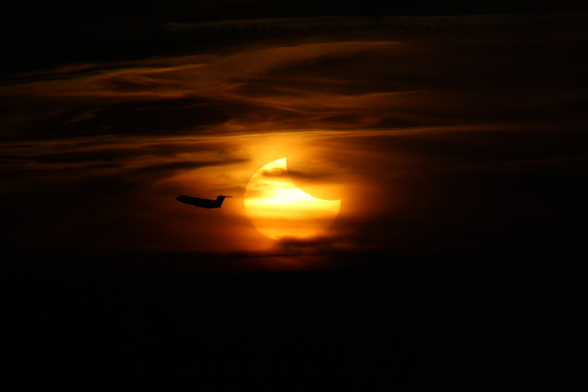 Partielle Sonnenfinsternis am 4.1.2011 in der Nähe des Stuttgarter Flughafens