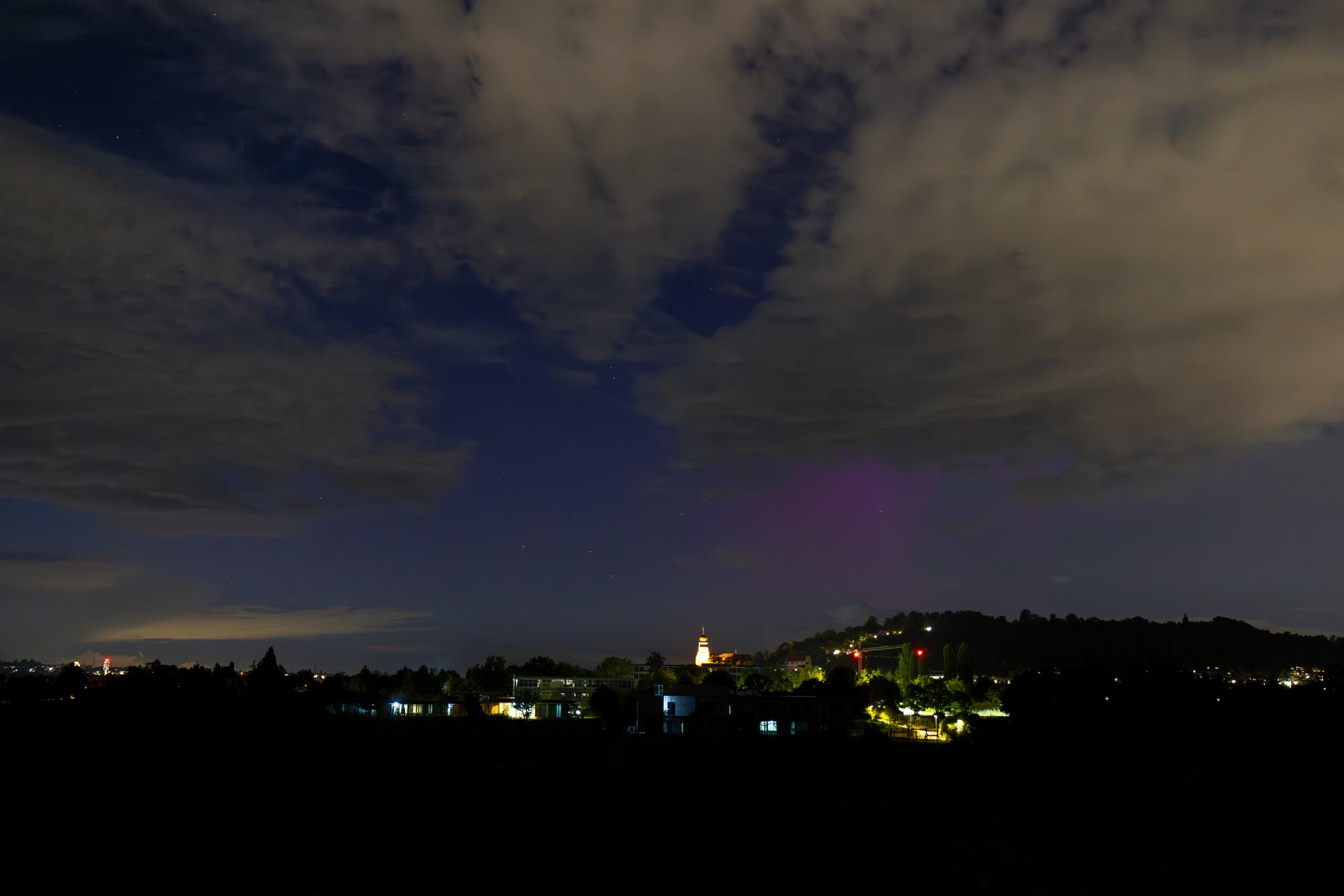 Polarlicht über der Herrenberger Stiftskirche