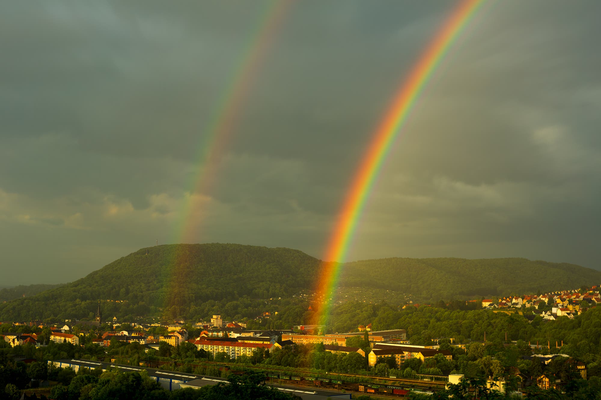 Haupt- und Nebenregenbogen über Freital