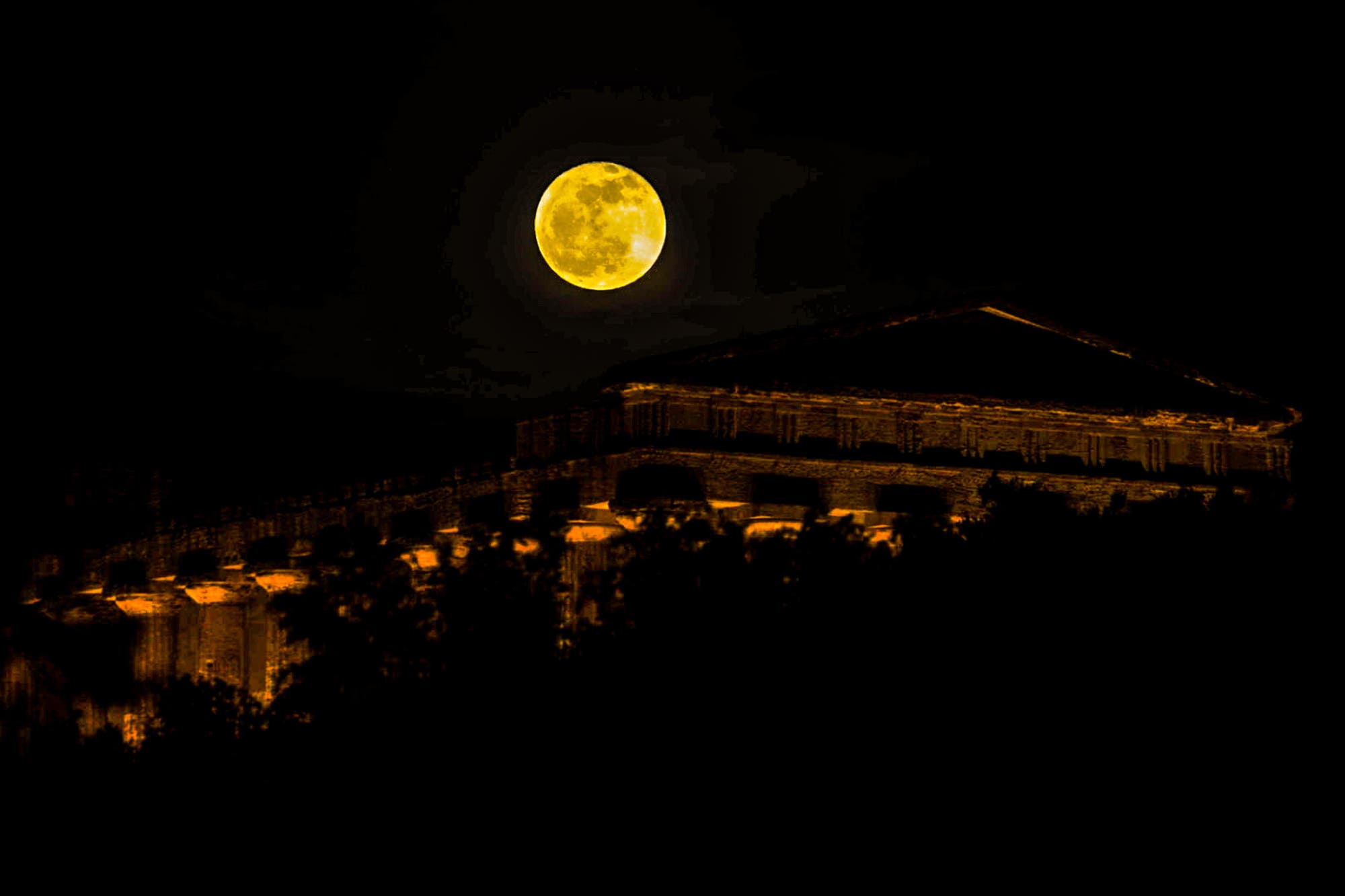Moon over the temples