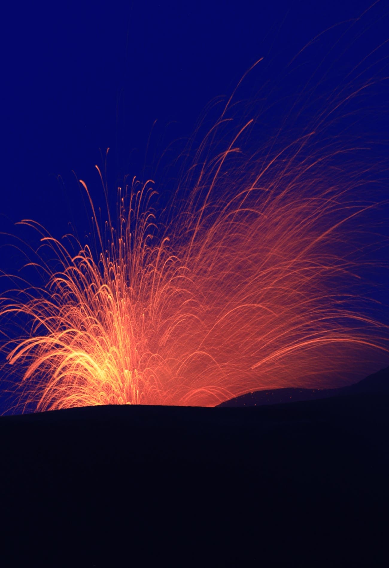 New Eruption - Etna, August 3, 2024 23:00 