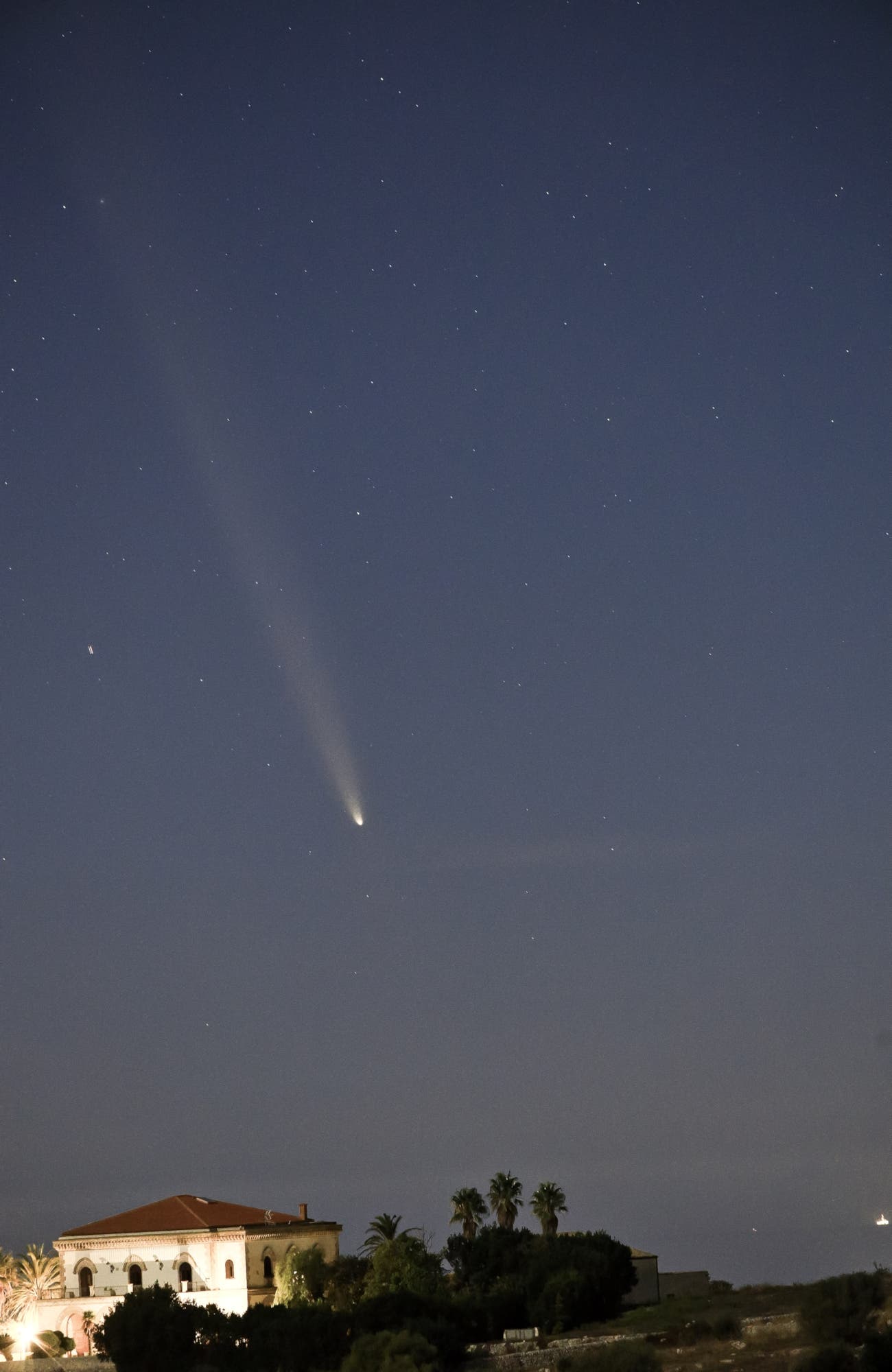 New shot of the Comet Punta braccetto Sicily-Italy 