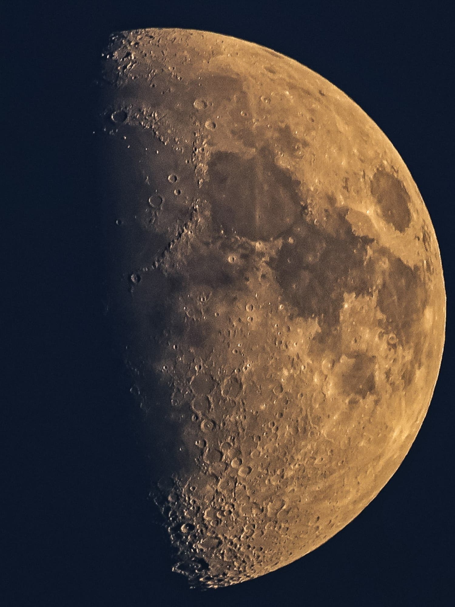 Gibbous crescent  58 %  Sicily - Ragusa 