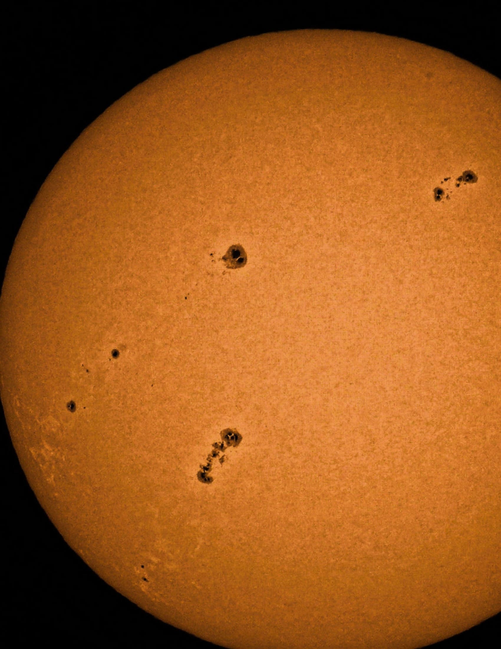 New large Sunspots Sicily-Italy Ragusa