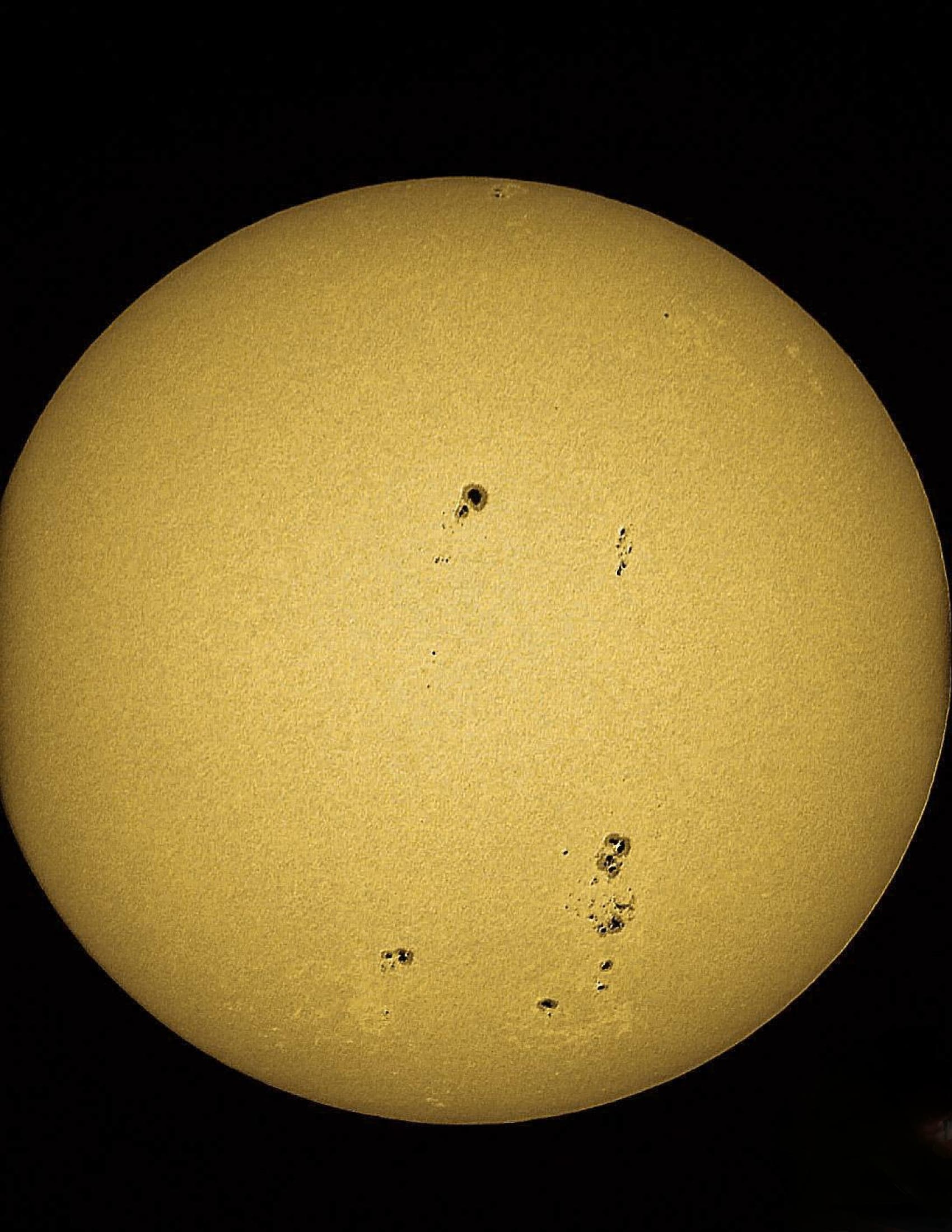 New sunspots giant aligned from north to south, Italy, Sicily, Ragusa 