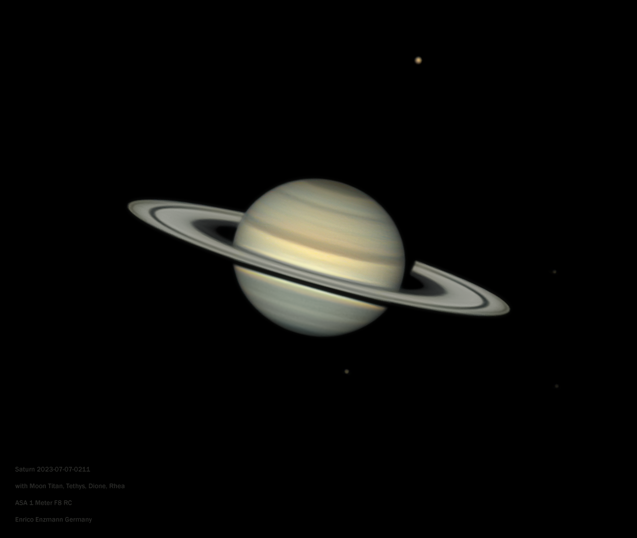 Saturn am 7. Juli 2023 mit vier Monden