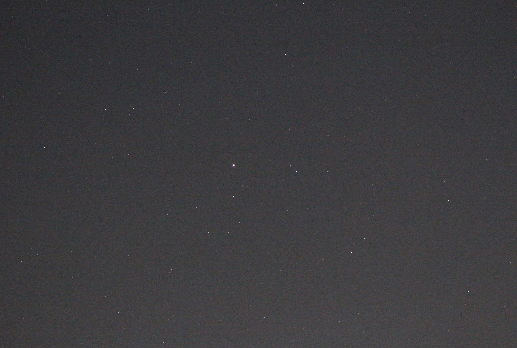 Saturn und Neptun (mittlere Brennweite)