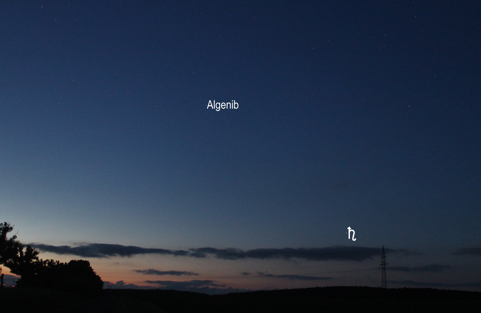 Saturn in der Morgendämmerung (Objekte beschriftet)