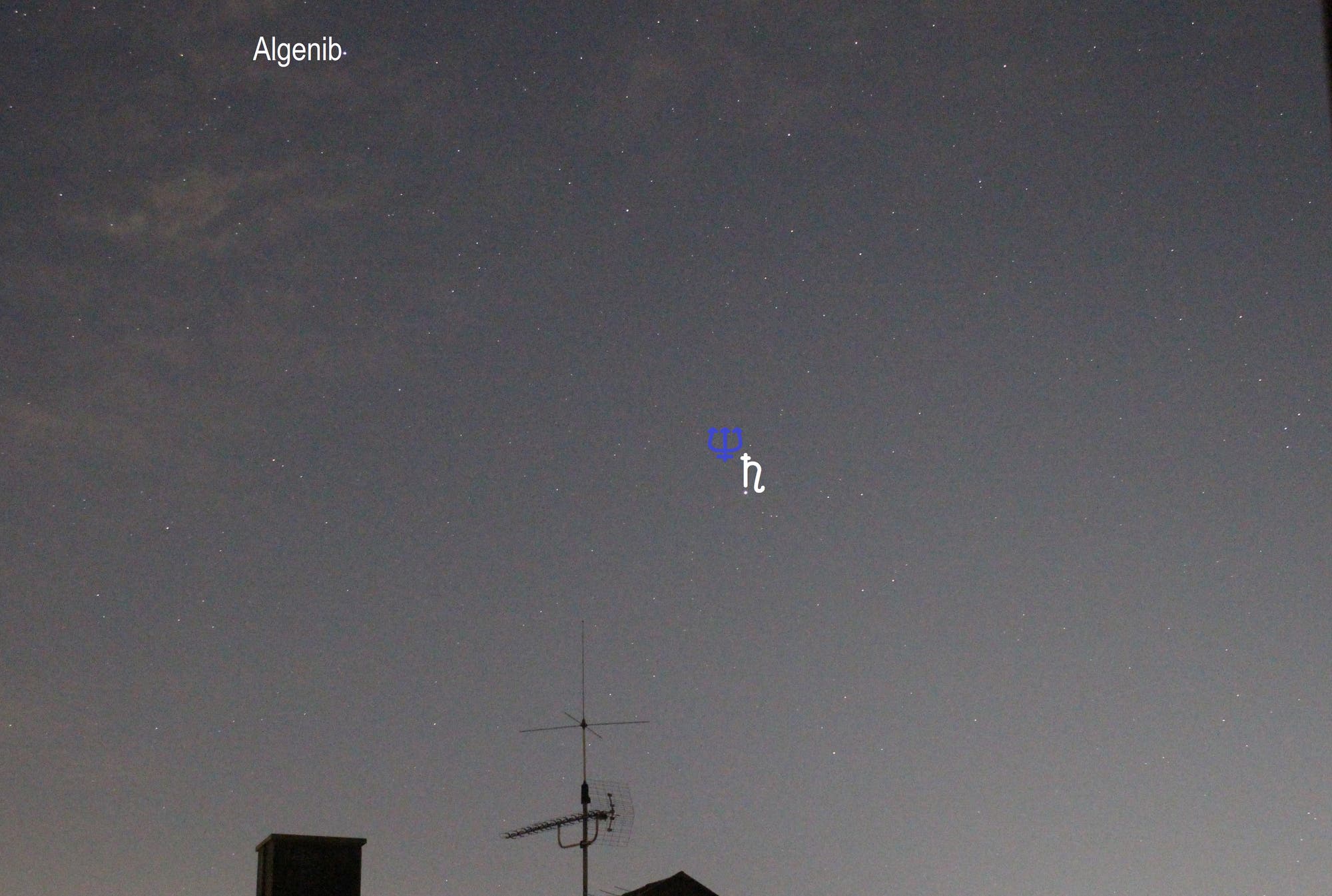 Saturn im Sternbild Fische (Objekte beschriftet)