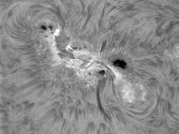 Sonnenfleck 1429 mit aktiver Umgebung am 9. März 2012