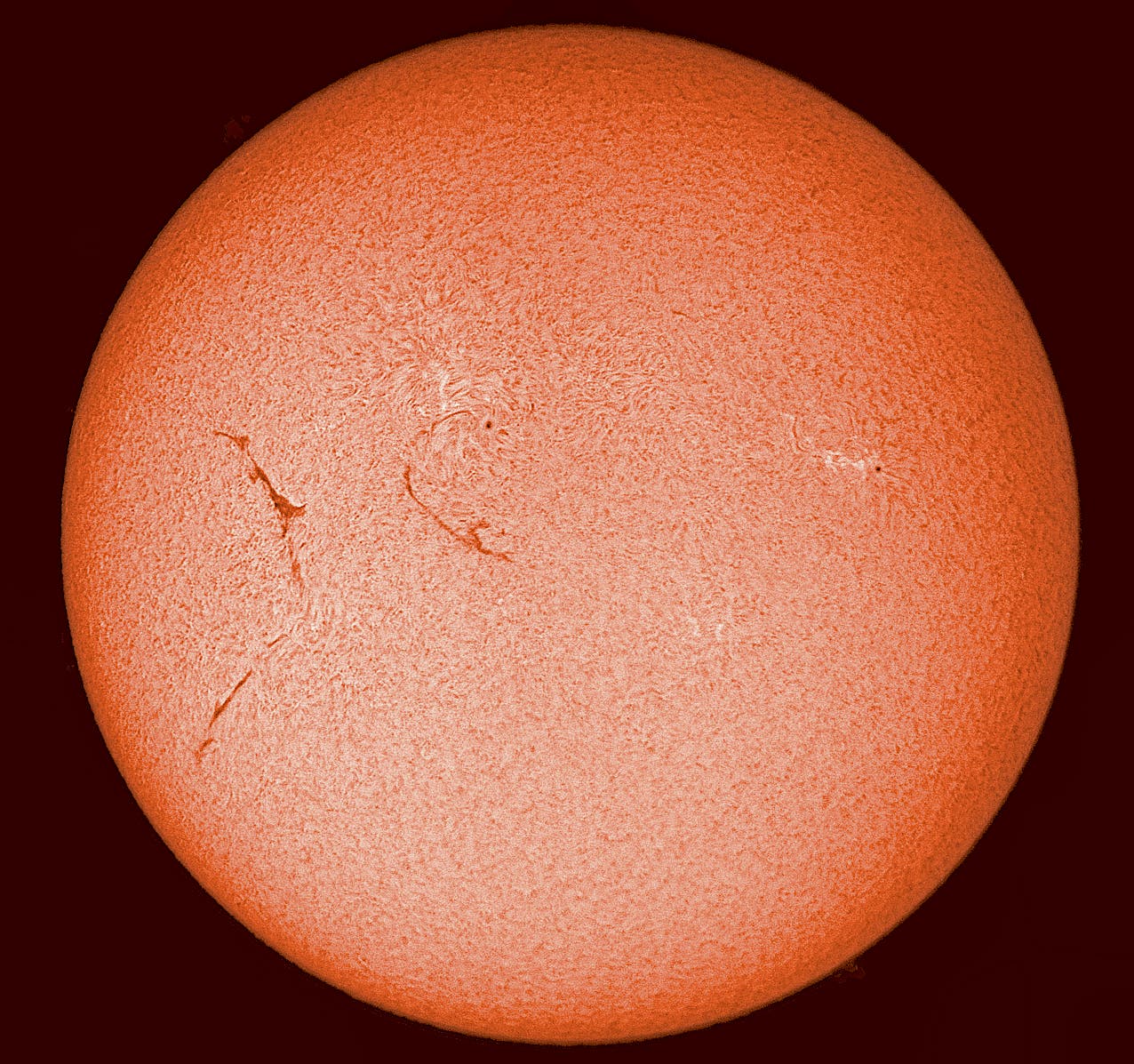 Die Sonne am 18. Juni 2017 im Licht der Wasserstoff-Alpha-Linie