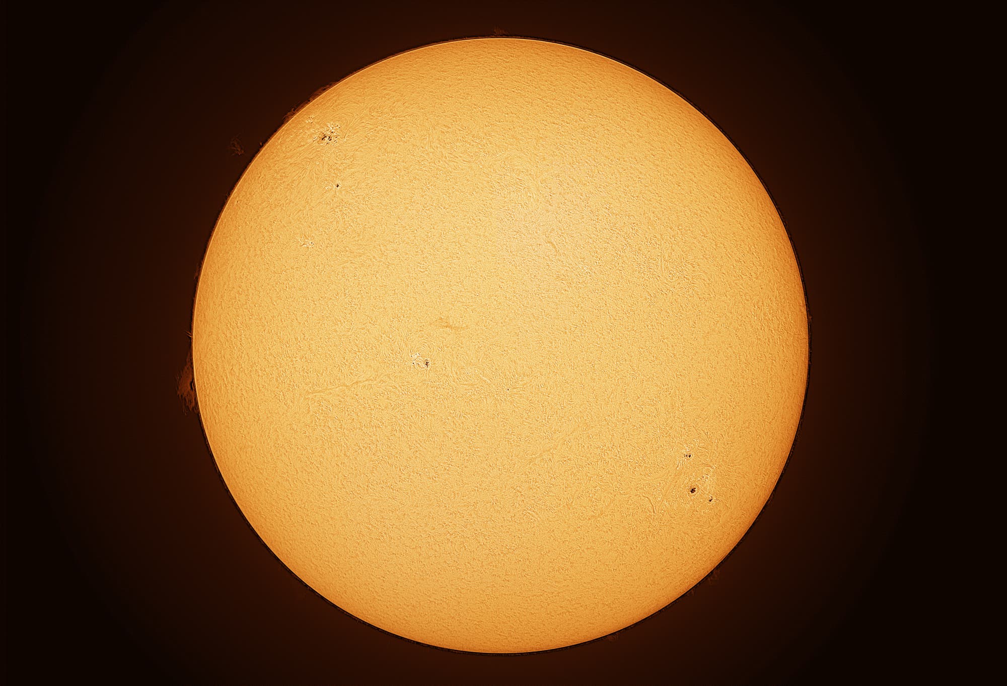 Sonne in H-alpha aufgenommen am 26. Mai 2024
