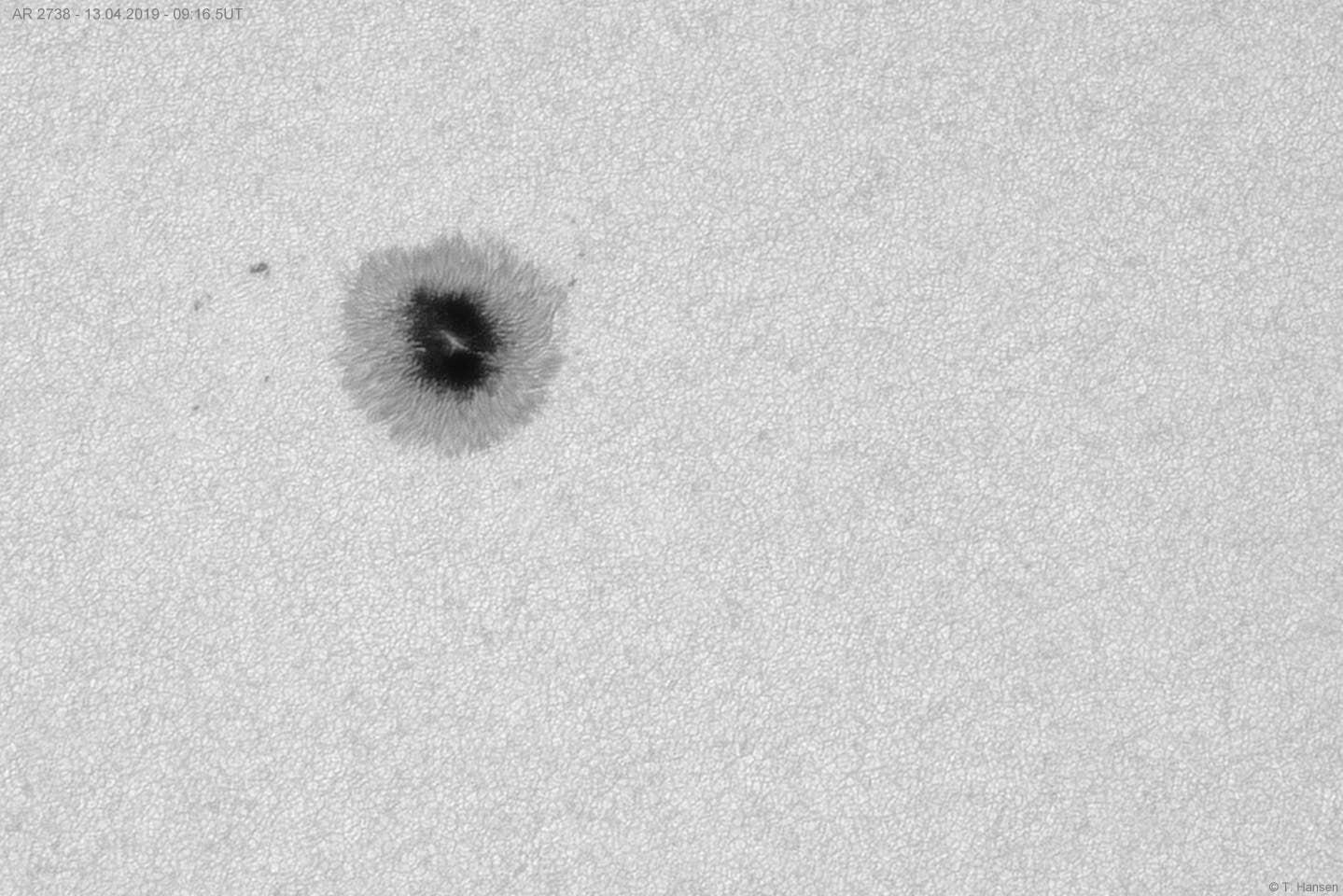 Sonnenfleck AR 2738 am 13. April 2019