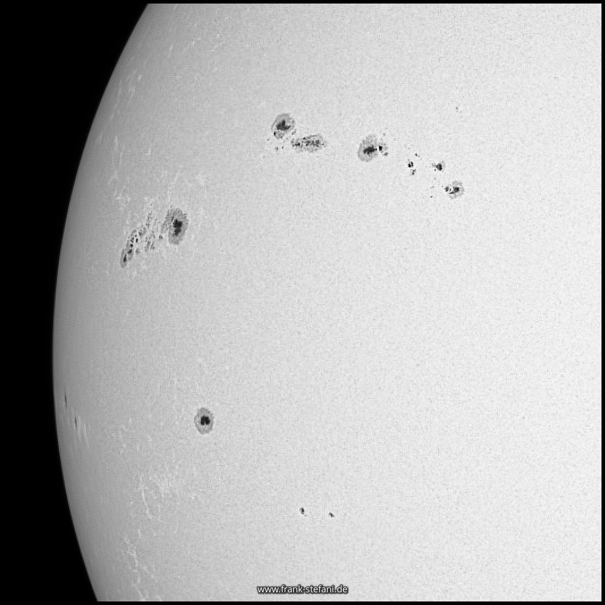 Sonnenflecke am 4. Mai 2023 (2v2)