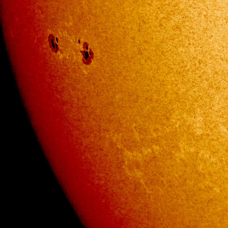 Sonnenfleckengruppe 2835 mit großem Fackelgebiet