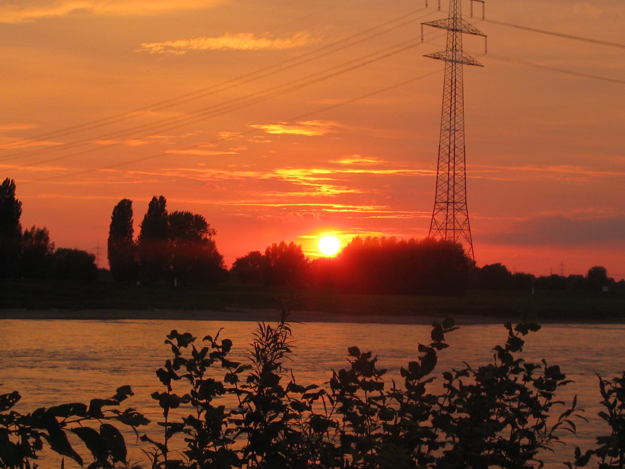 Sonnenuntergang in Baumberg am Rhein.