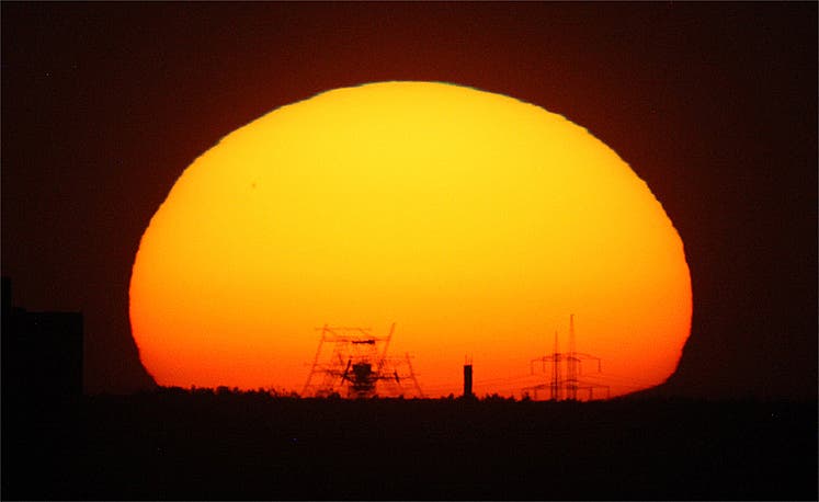 Sonnenuntergang vor der KW-Antenne der Großfunkstelle Nauen