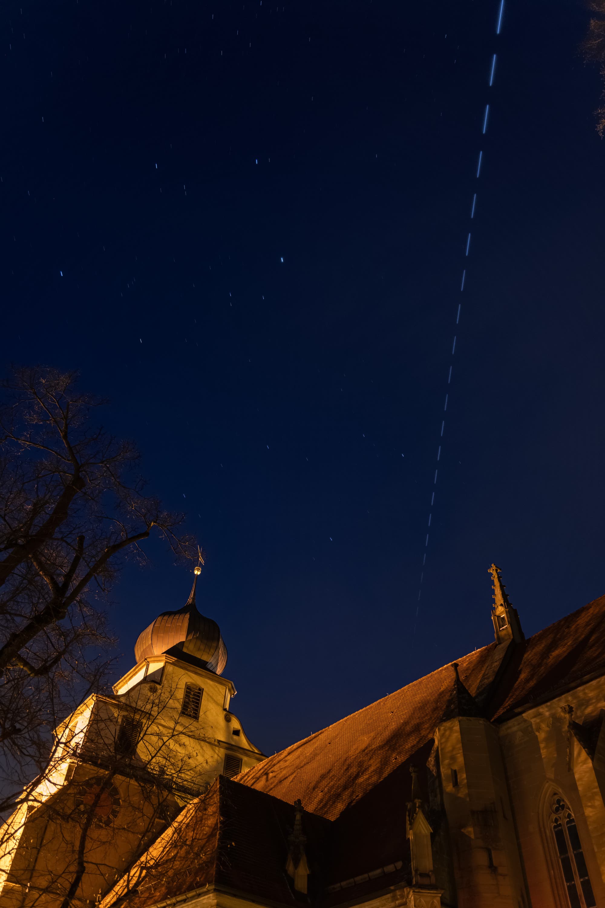 Himlische Begegnung - ISS über der Herrenberger Stiftskirche