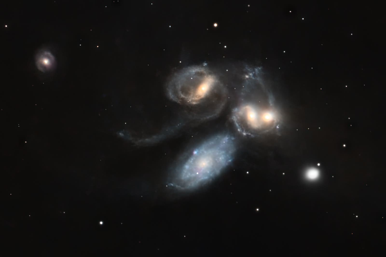Stephans Quintett - HCG 92 (crop)
