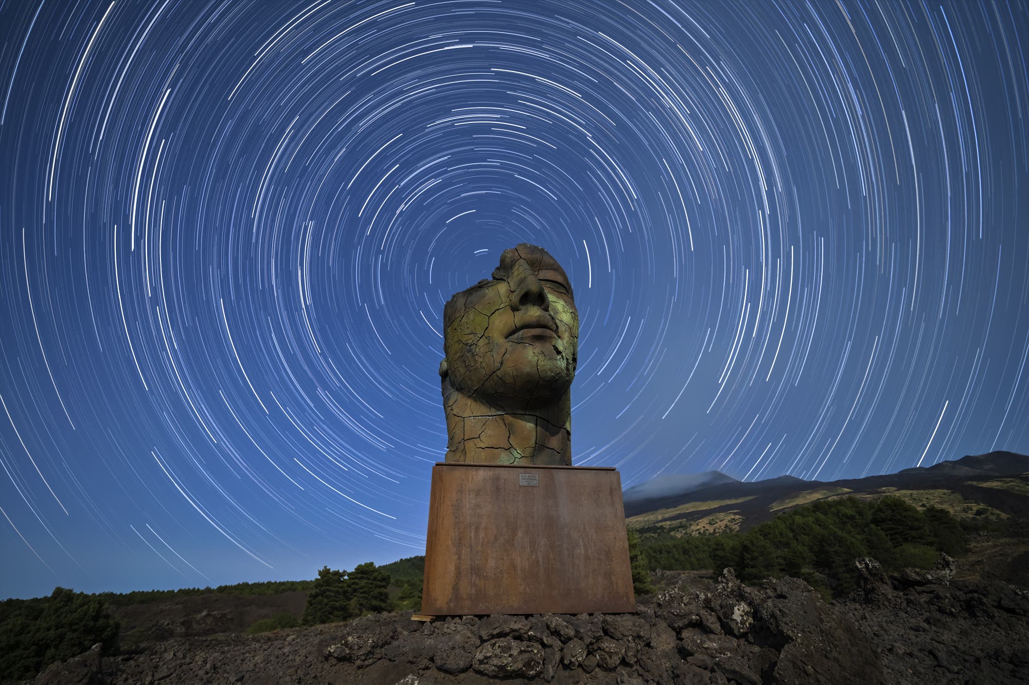 Theseus and the star trail